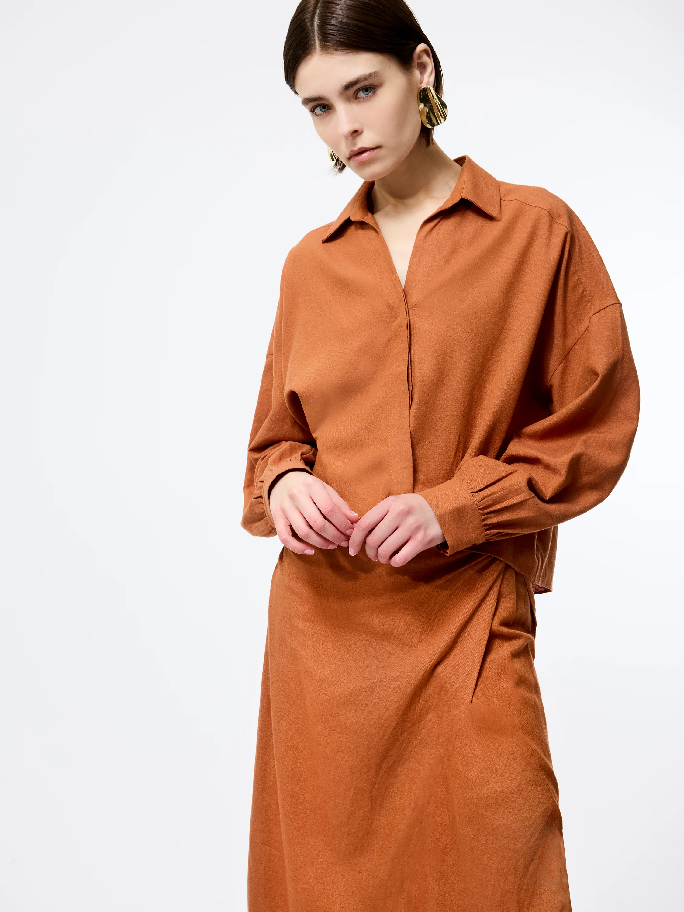 Ariette Linen Blend Long Sleeve Tuck Shirt - Image 4