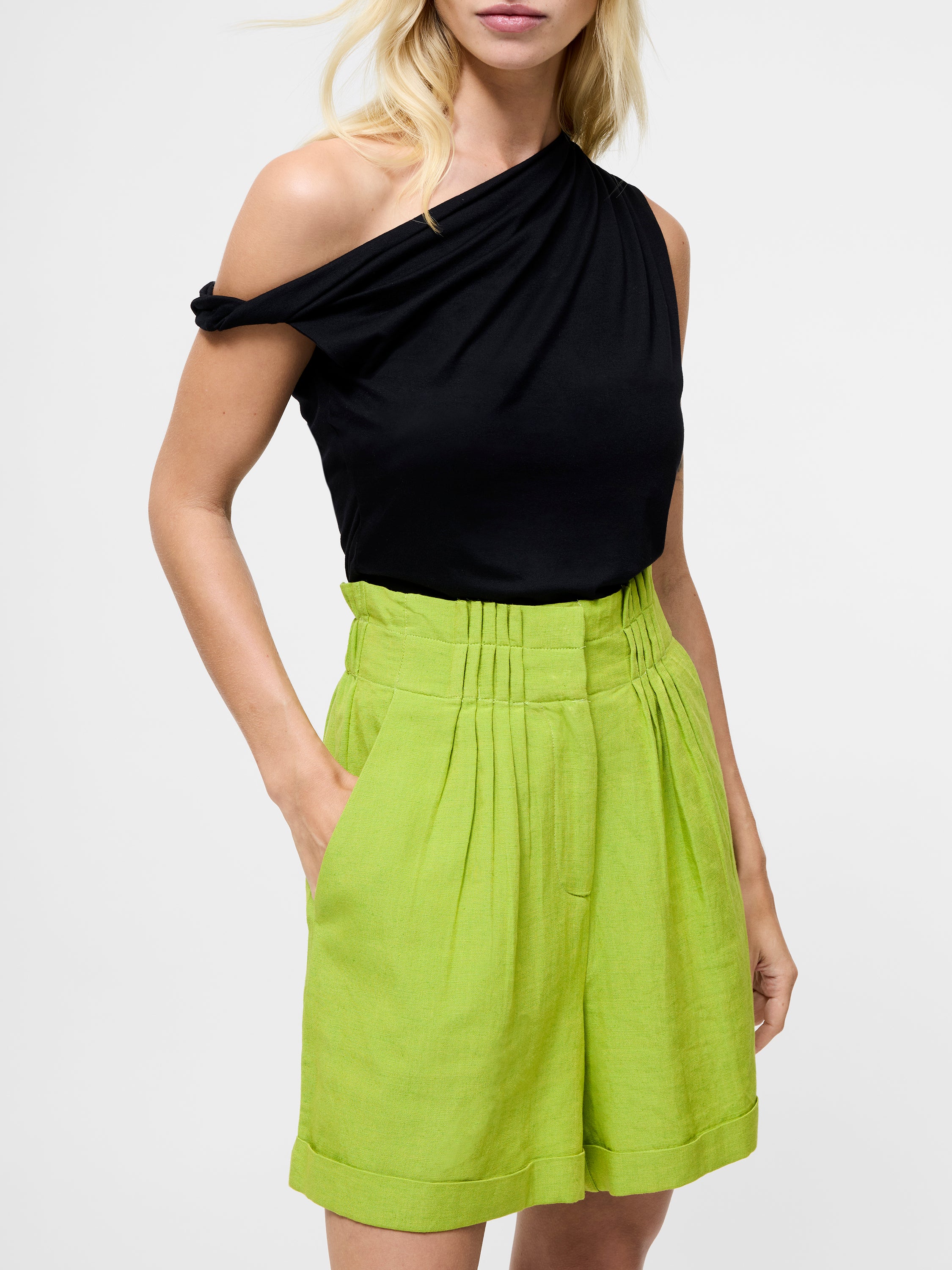 Ariette Linen Shorts - Image 2