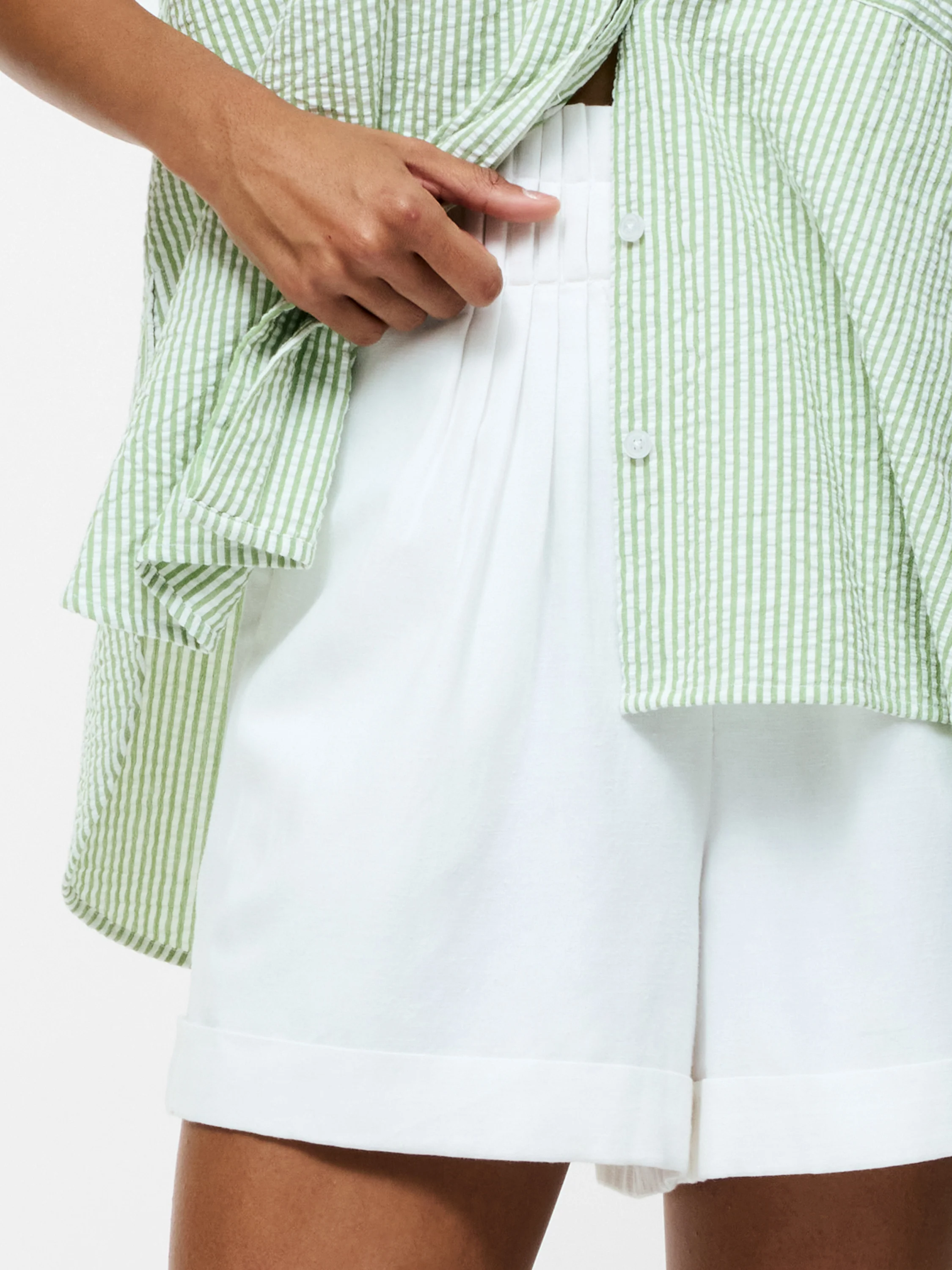 Ariette Linen Shorts - Image 2