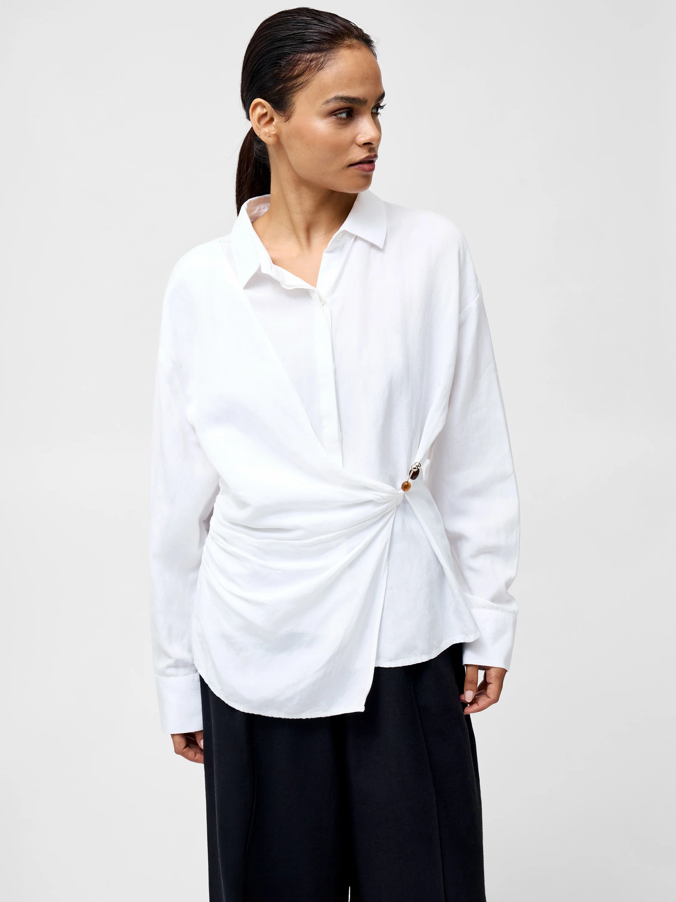 Auri Linen Clasp Shirt - Image 5