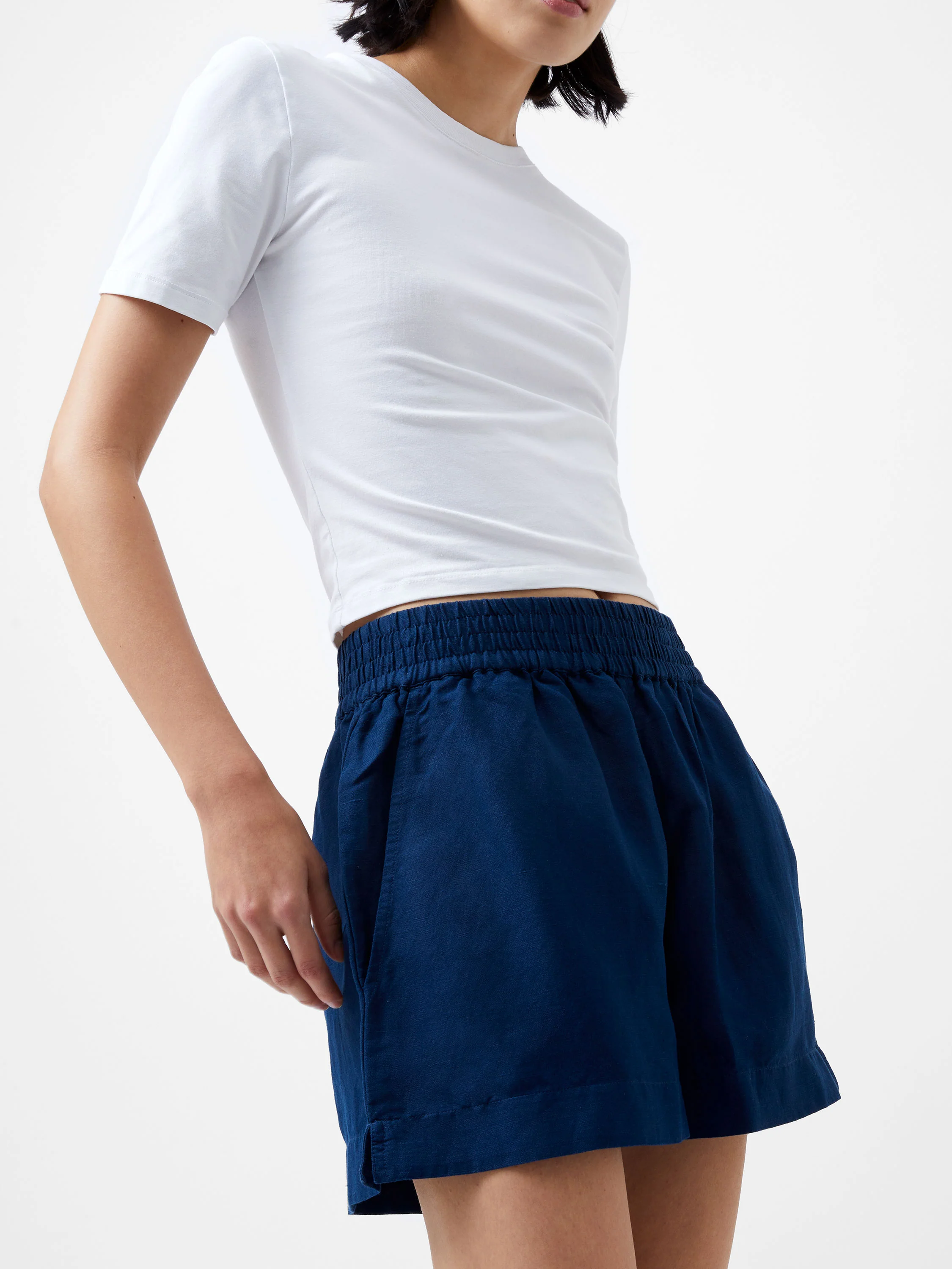 Birdie Linen Shorts - Image 2