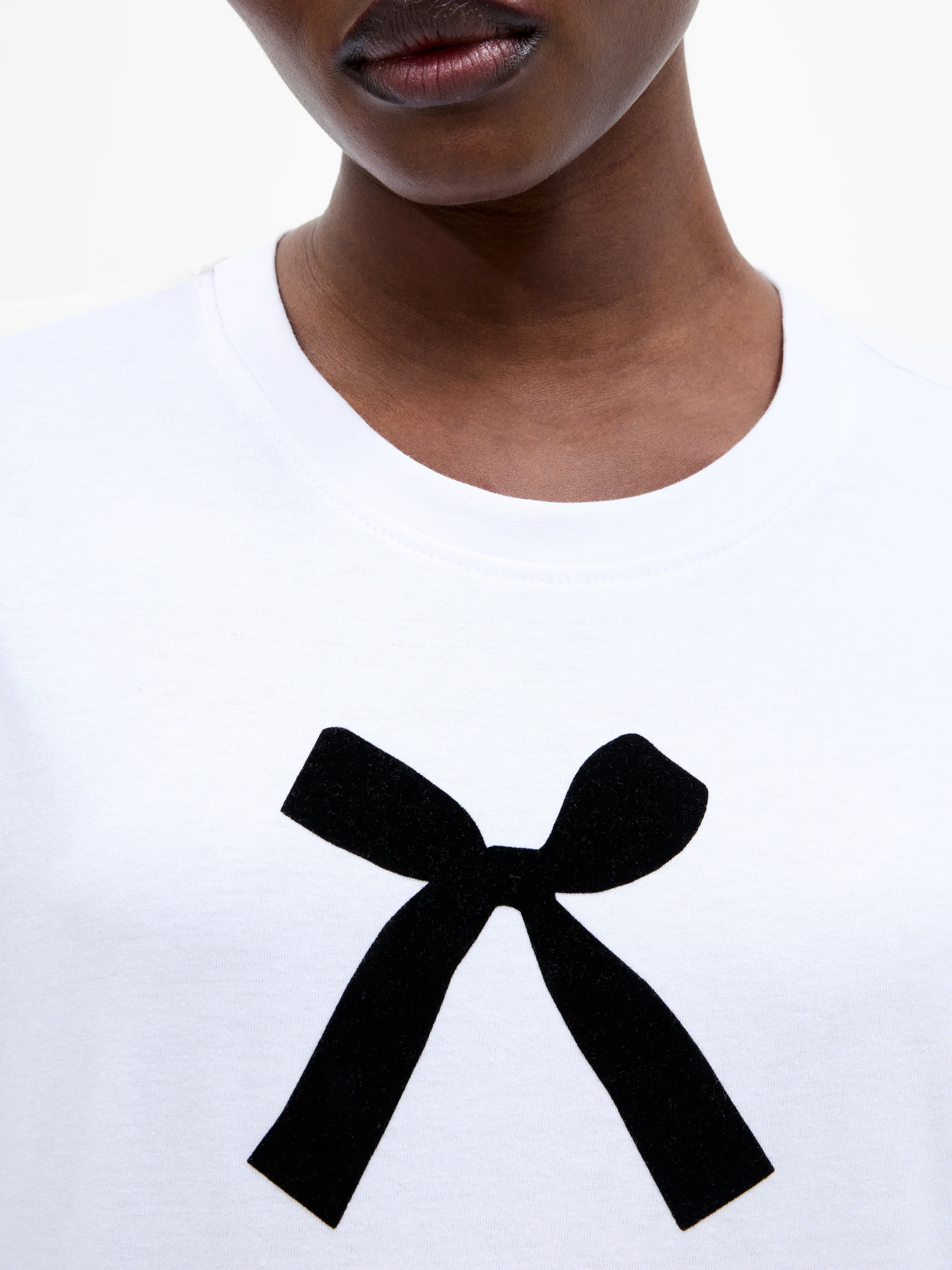Bow Graphic T-Shirt - Image 3