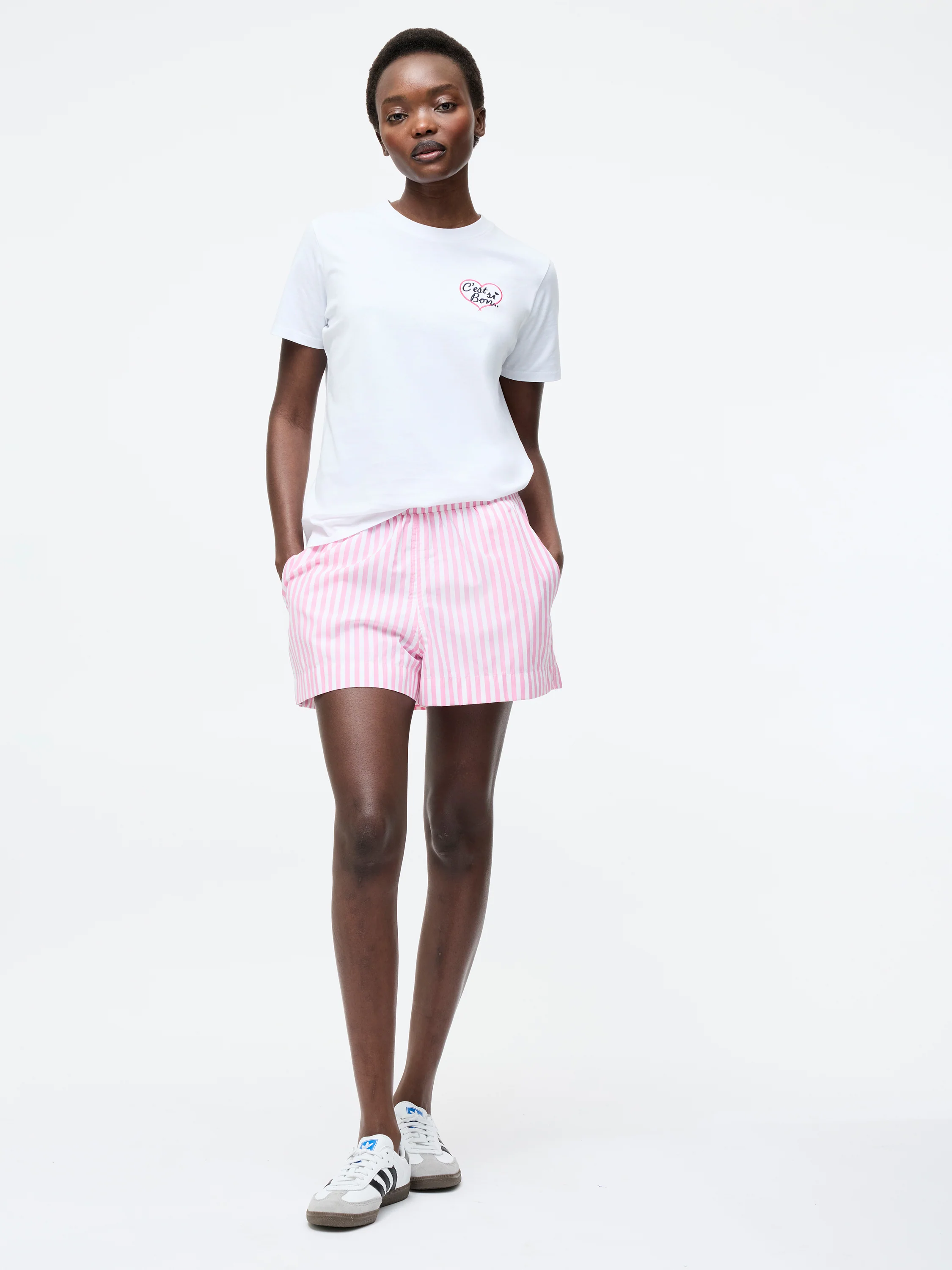 C'est Si Bon Embroidered Graphic T-Shirt - Image 3