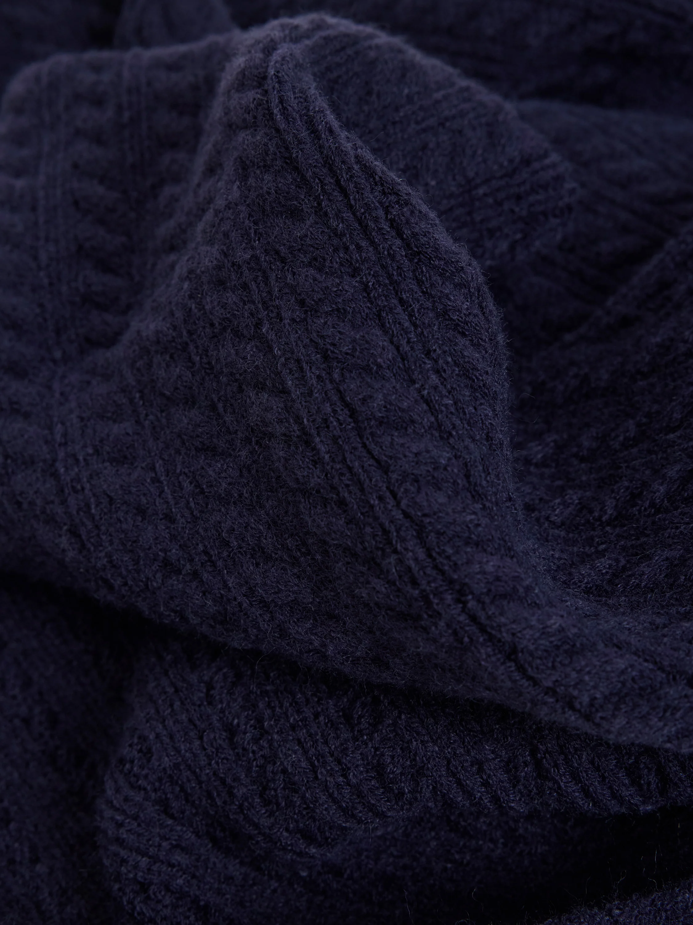 Cable Knit Scarf - Image 3