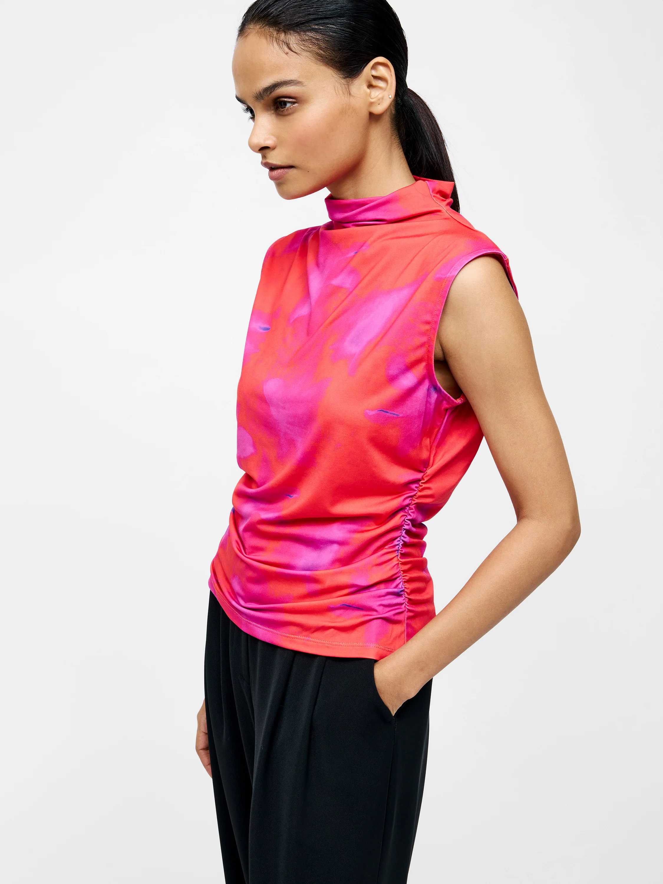 Christy Ruched Sleeveless Top - Image 2