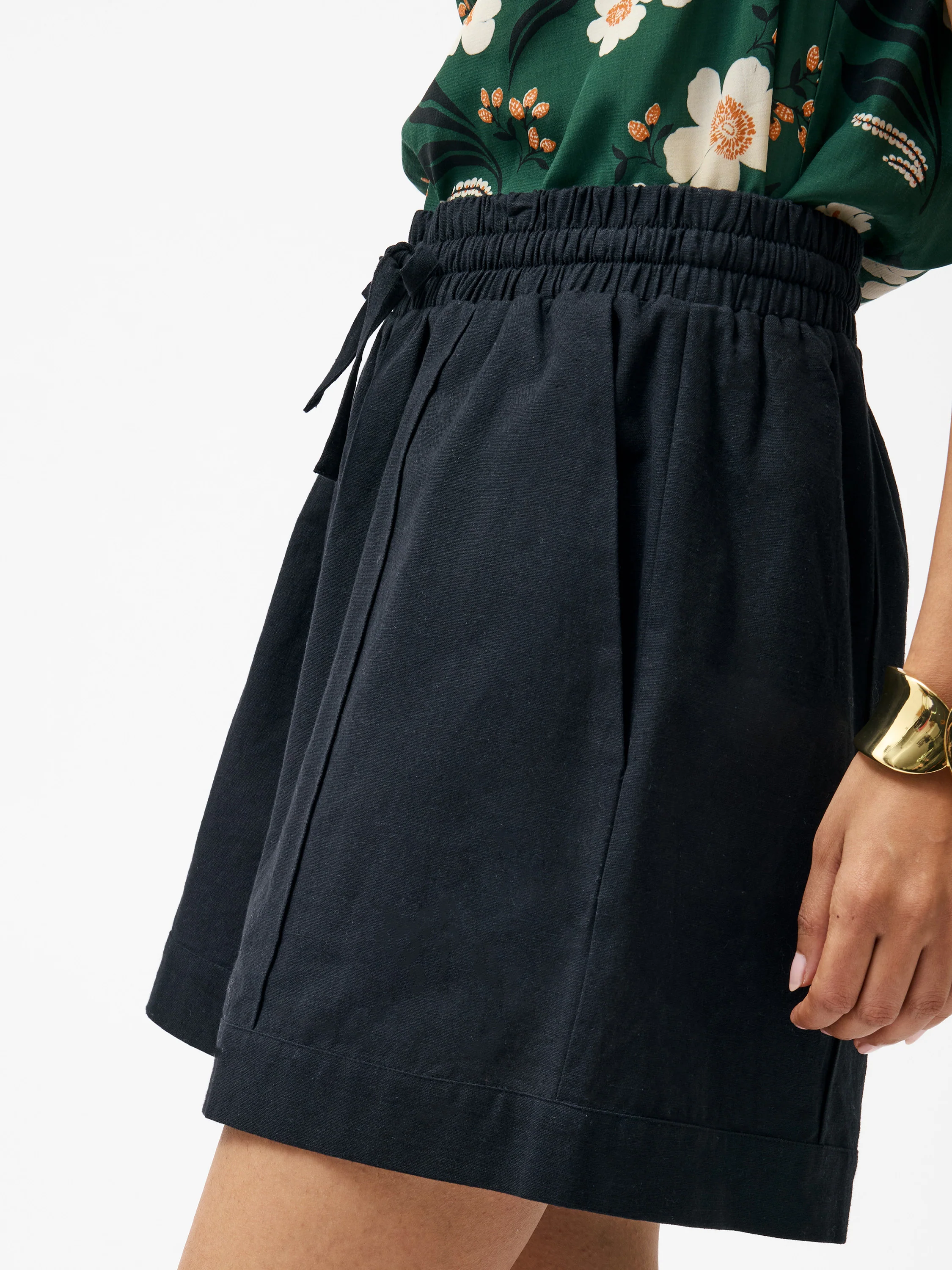Clare Linen Blend Tie Shorts - Image 2