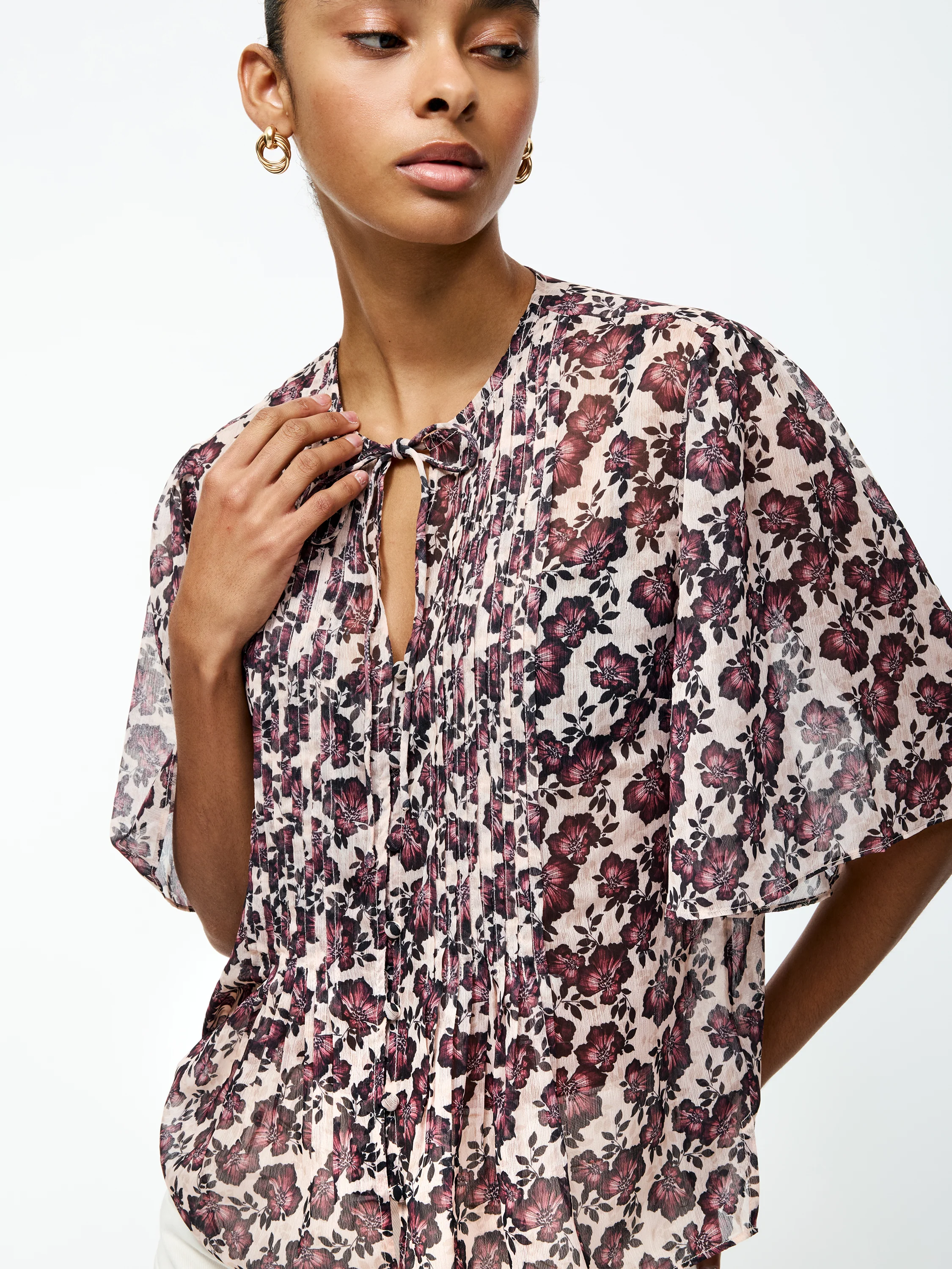 Elyse Hallie Crinkle Short Sleeve Top - Image 4