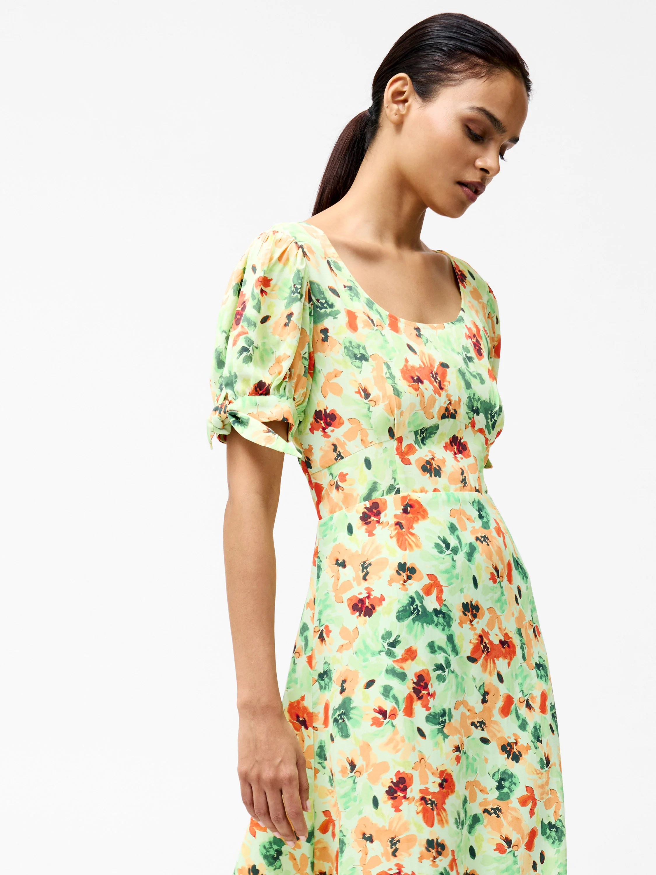 Eve Crepe Scoop Neck Midi Dress - Image 3