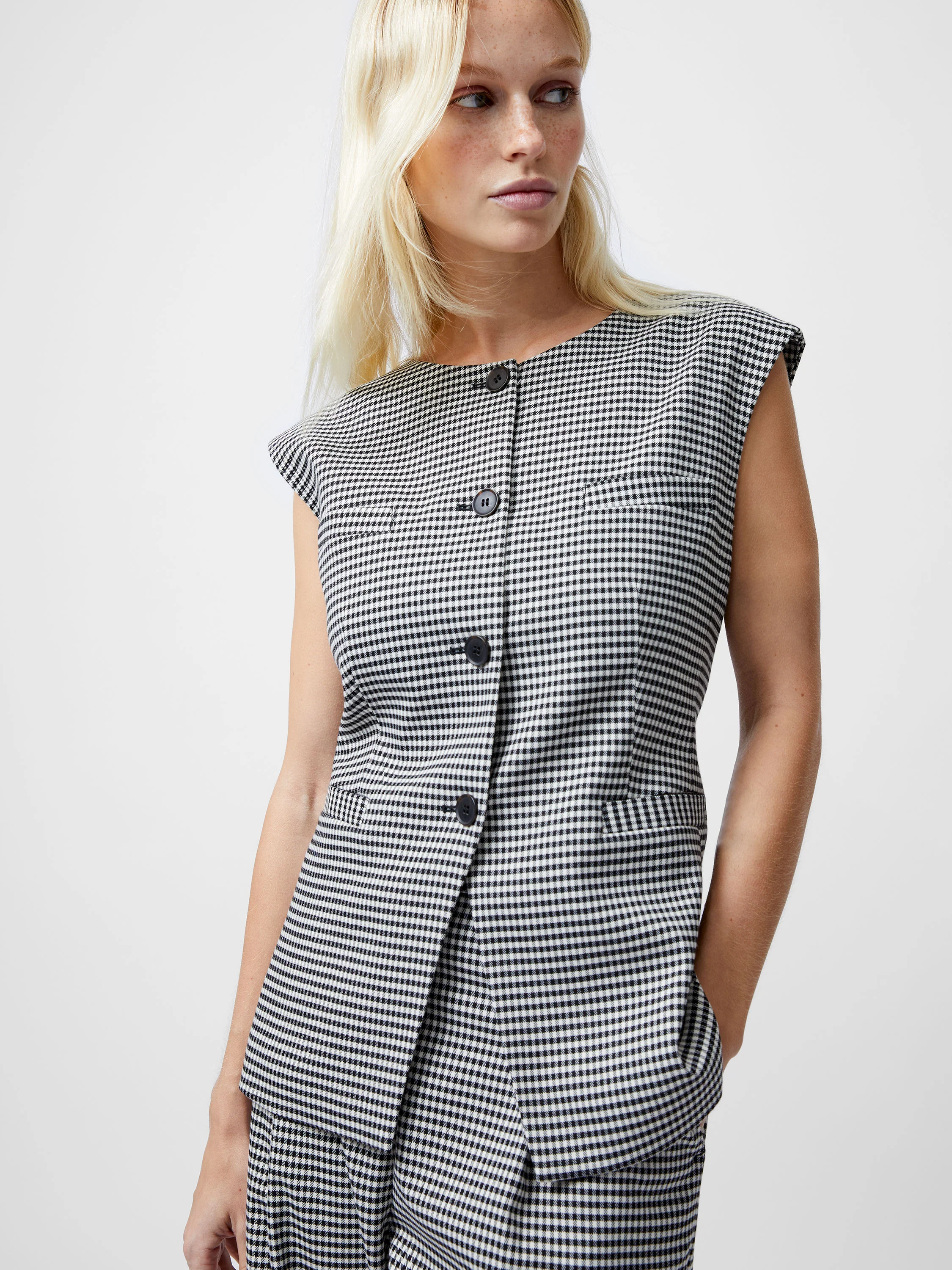 Holden Houndstooth Crew Neck Waistcoat - Image 3