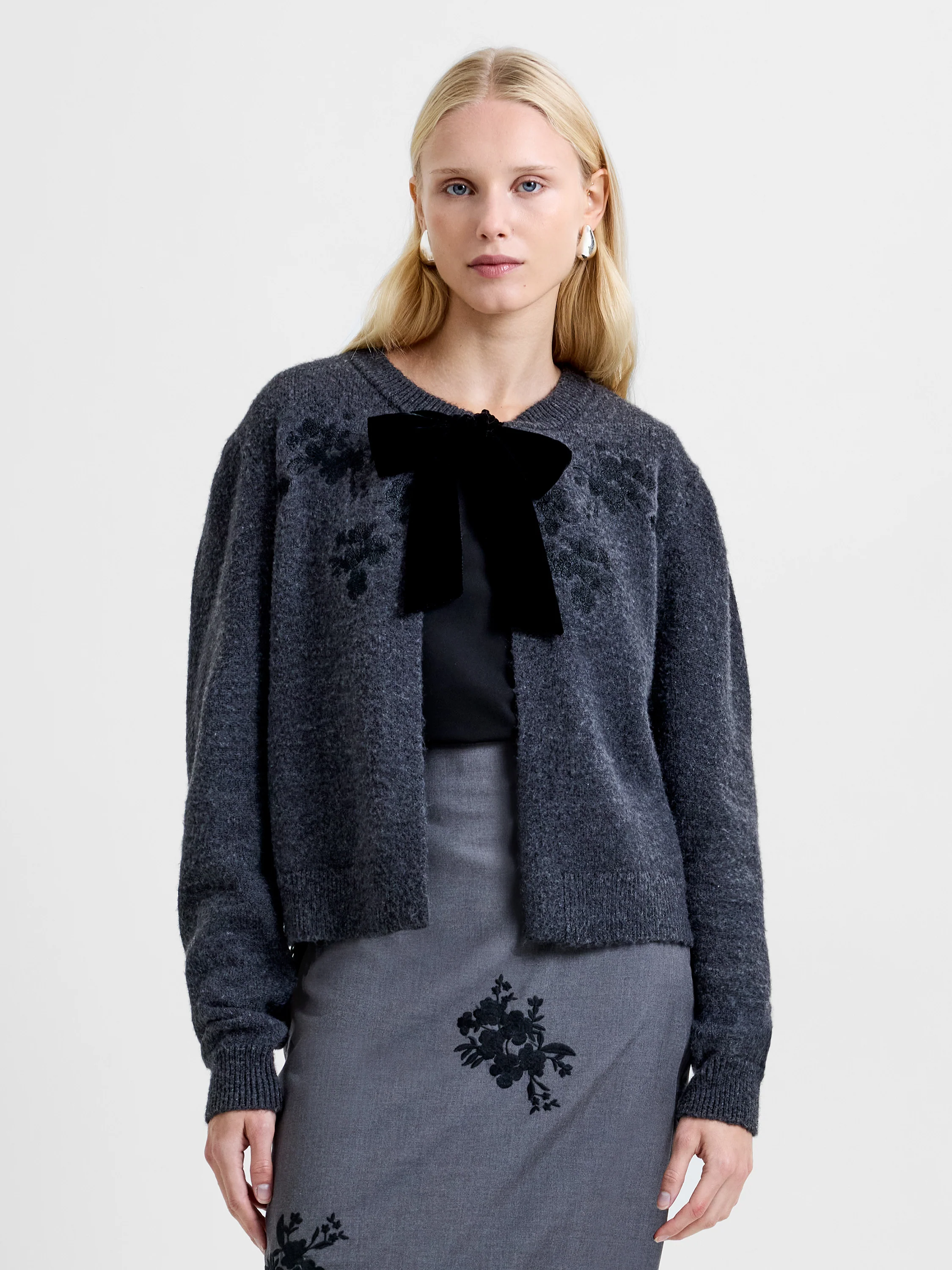 Irma Front Velvet Bow Cardigan - Image 3
