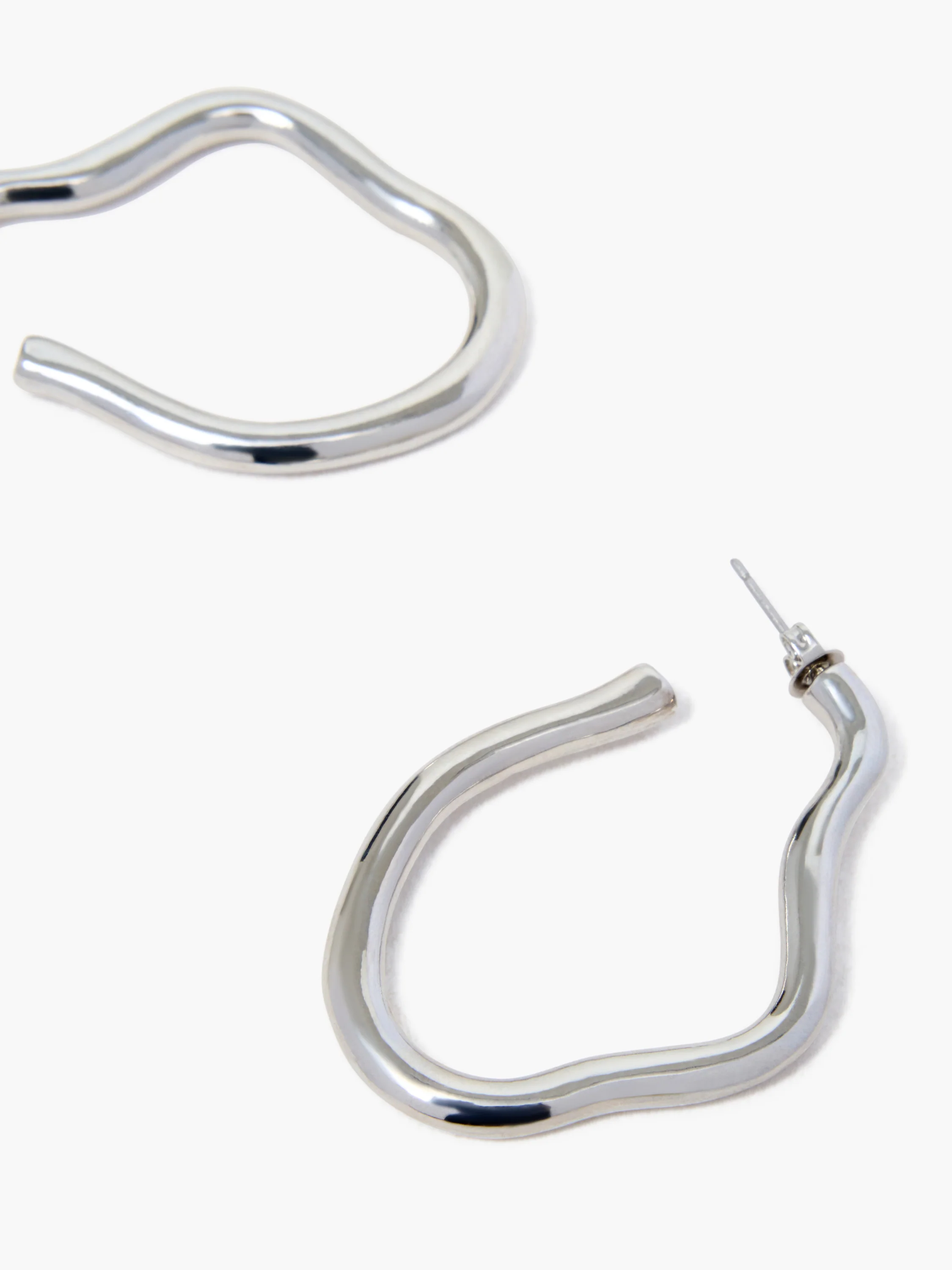 Irregular Oval Fluid Hoop Earrings - Image 2