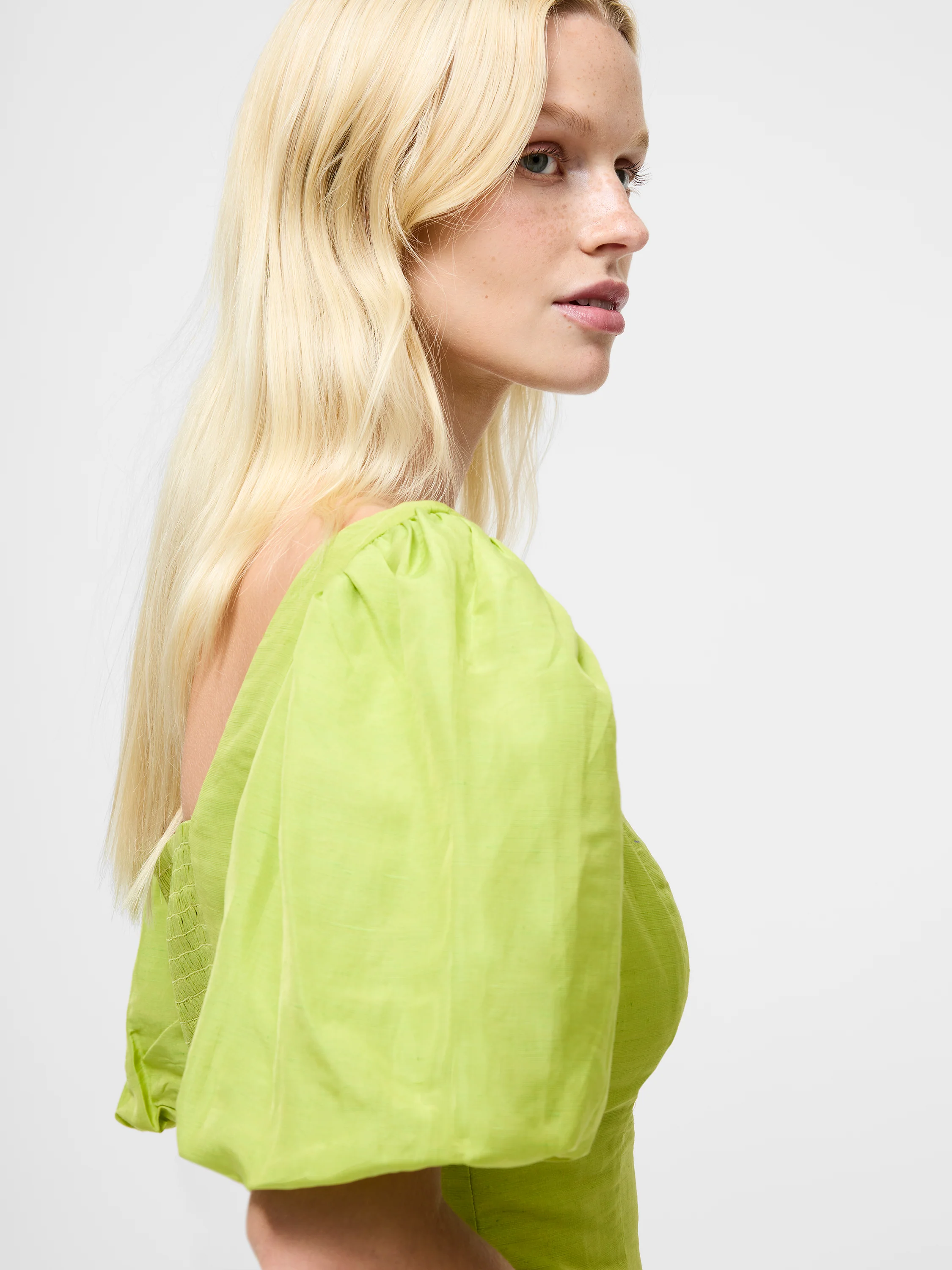 Islay Linen Puff Sleeve Cropped Top - Image 5
