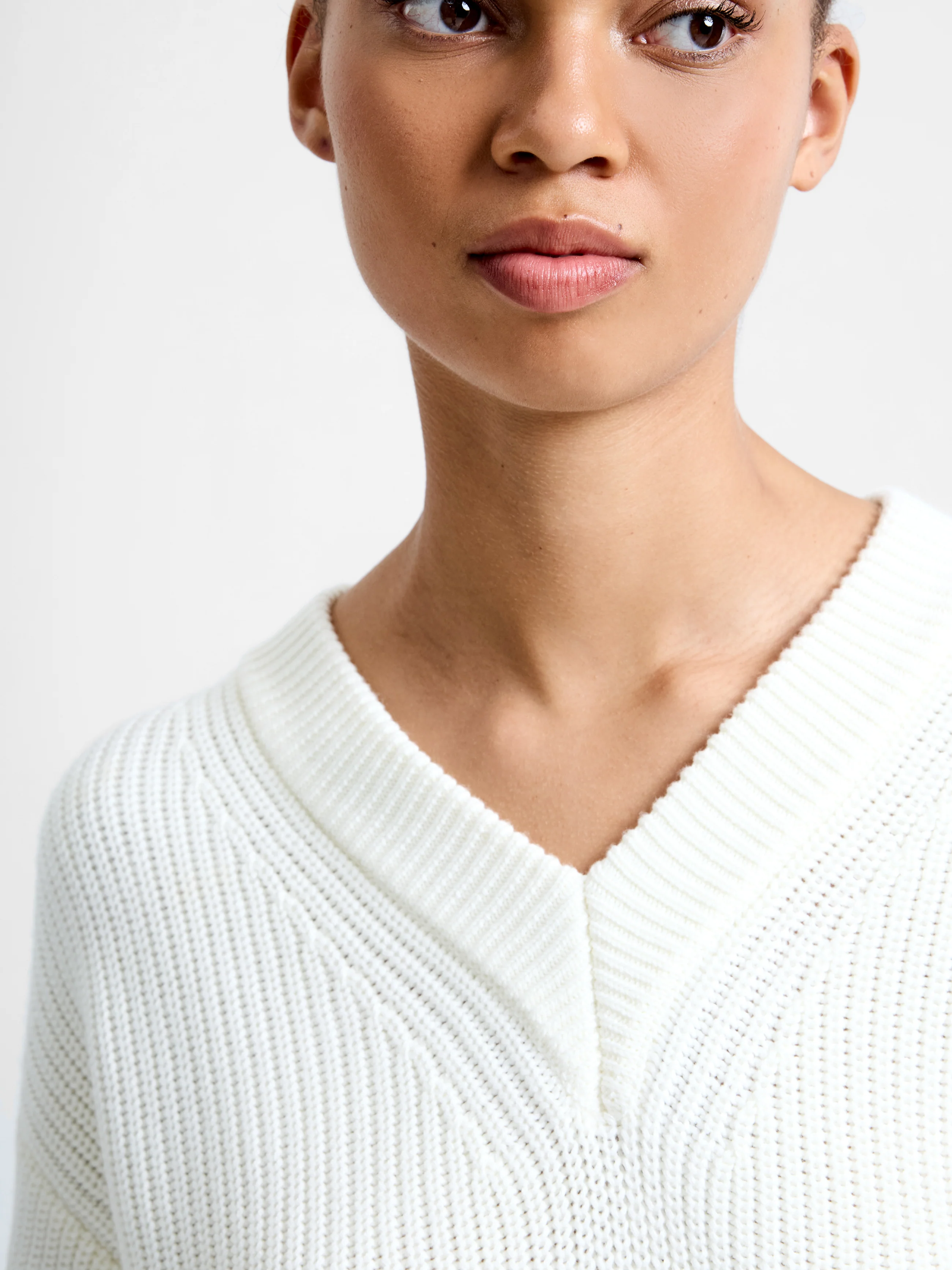 Joss Long Sleeve V Neck Jumper - Image 4