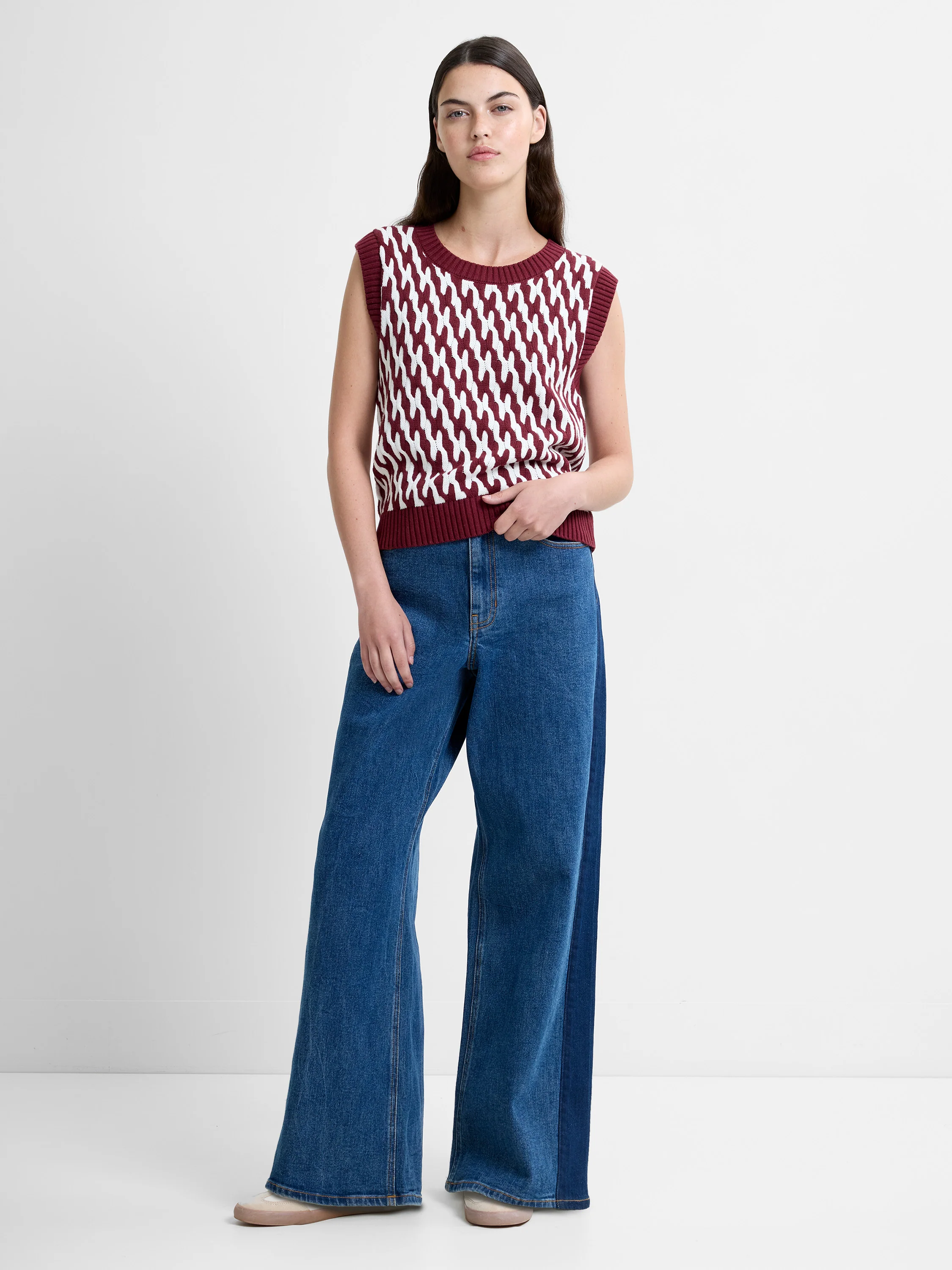 Klara Flec Abstract Striped Vest - Image 2