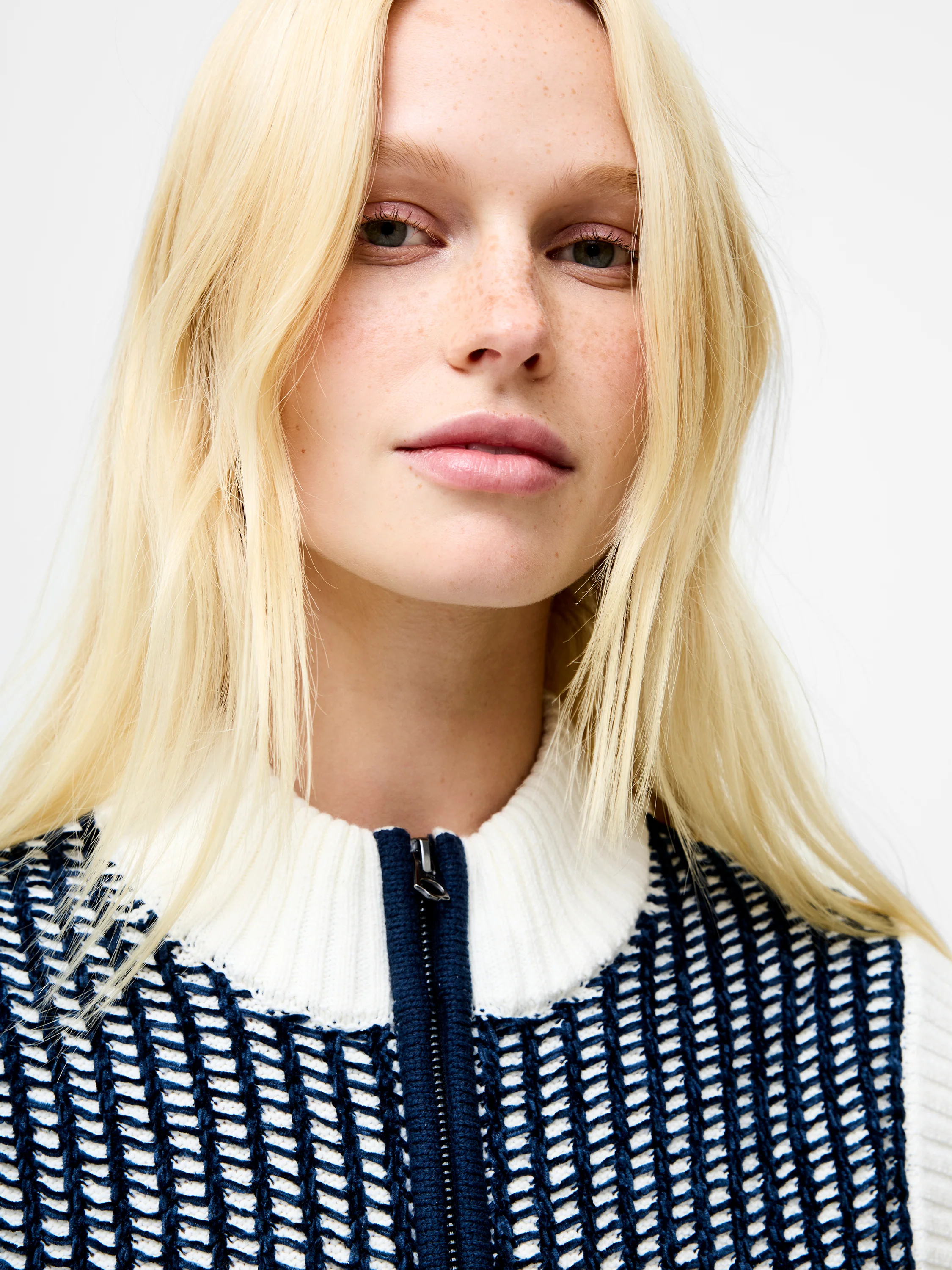 Klara Sleeveless Zip Up Knit Jumper - Image 4