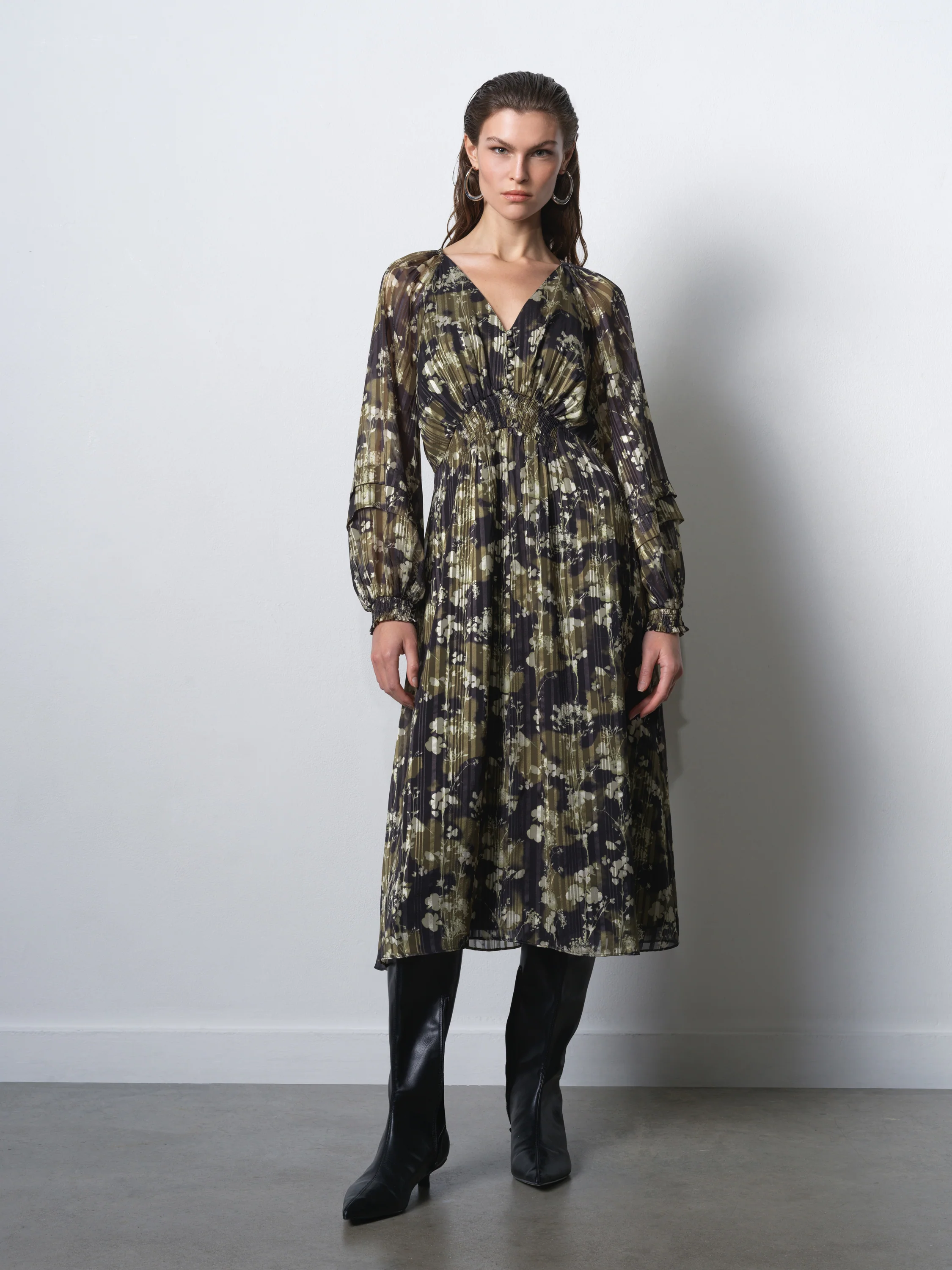 Lizzy Madeline Crepe Puff Sleeve Dress