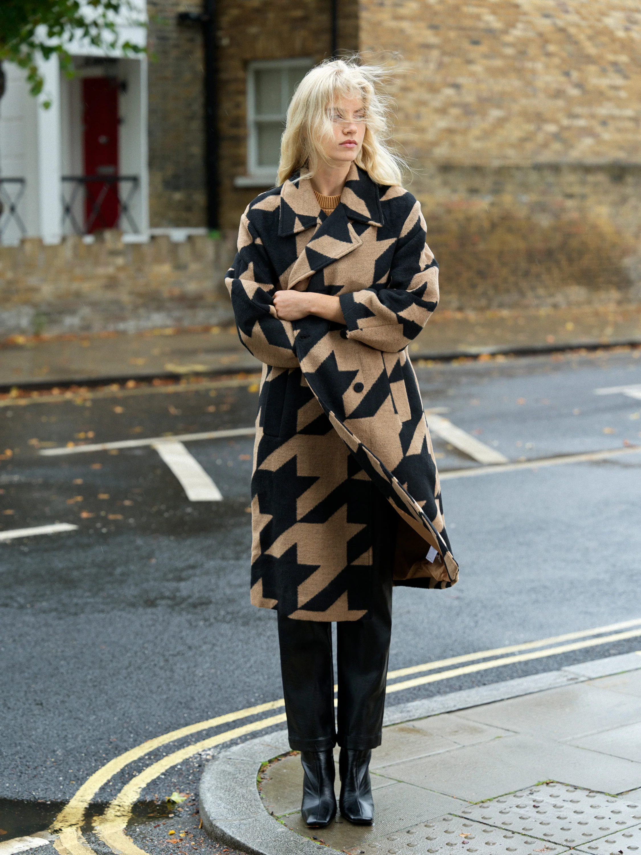 Lucilla Houndstooth Coat - Image 2