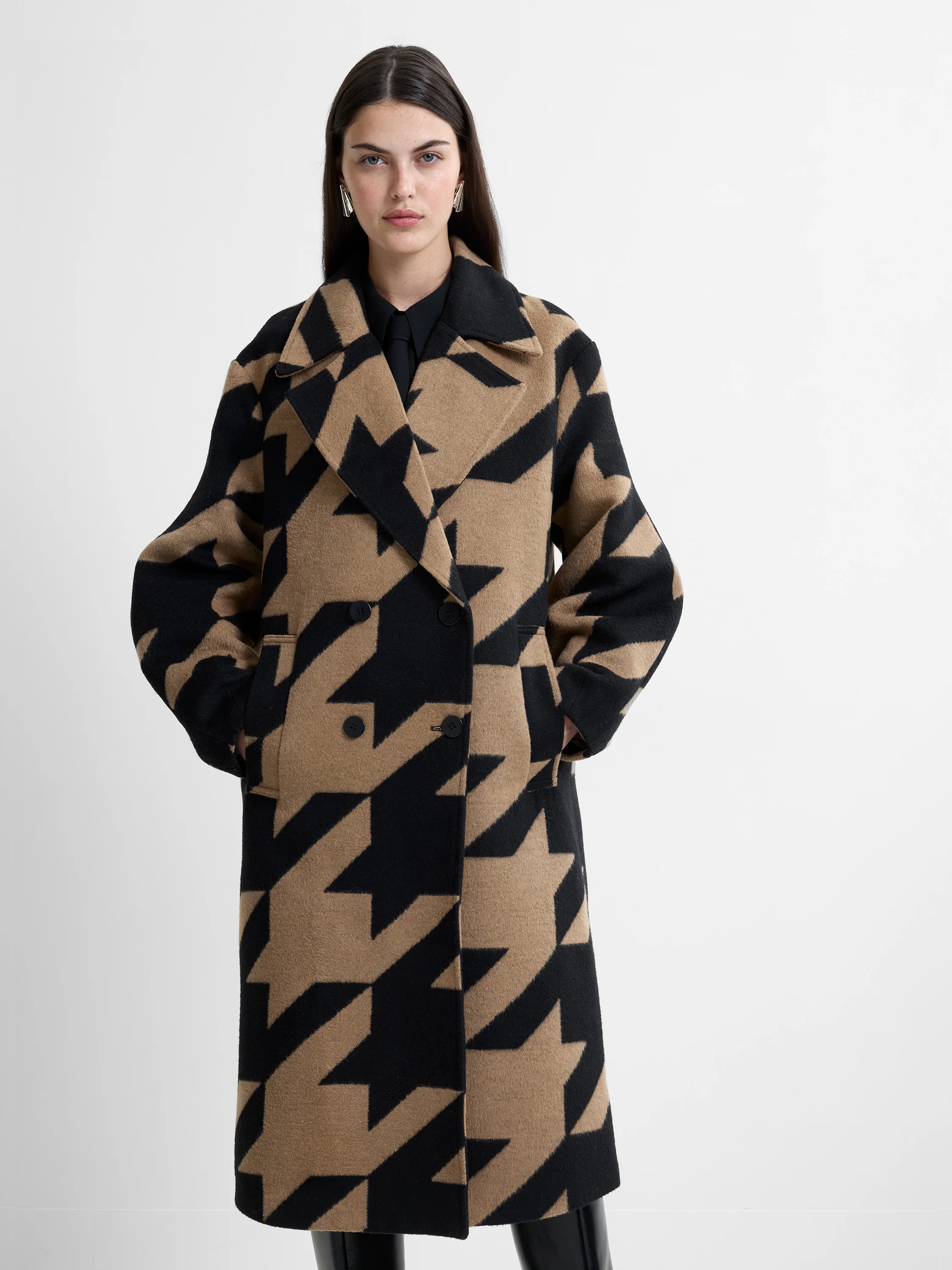 Lucilla Houndstooth Coat - Image 4
