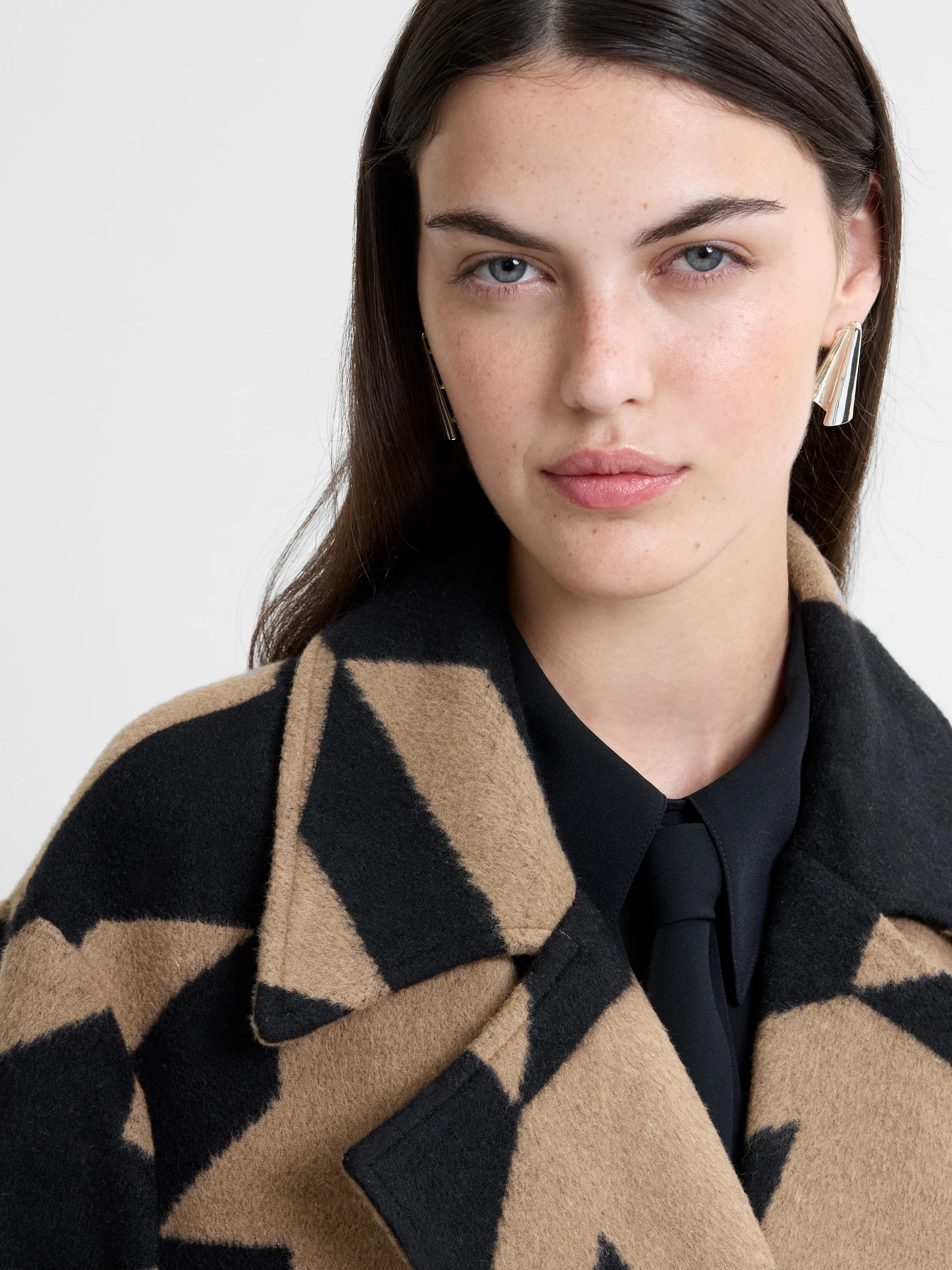 Lucilla Houndstooth Coat - Image 5