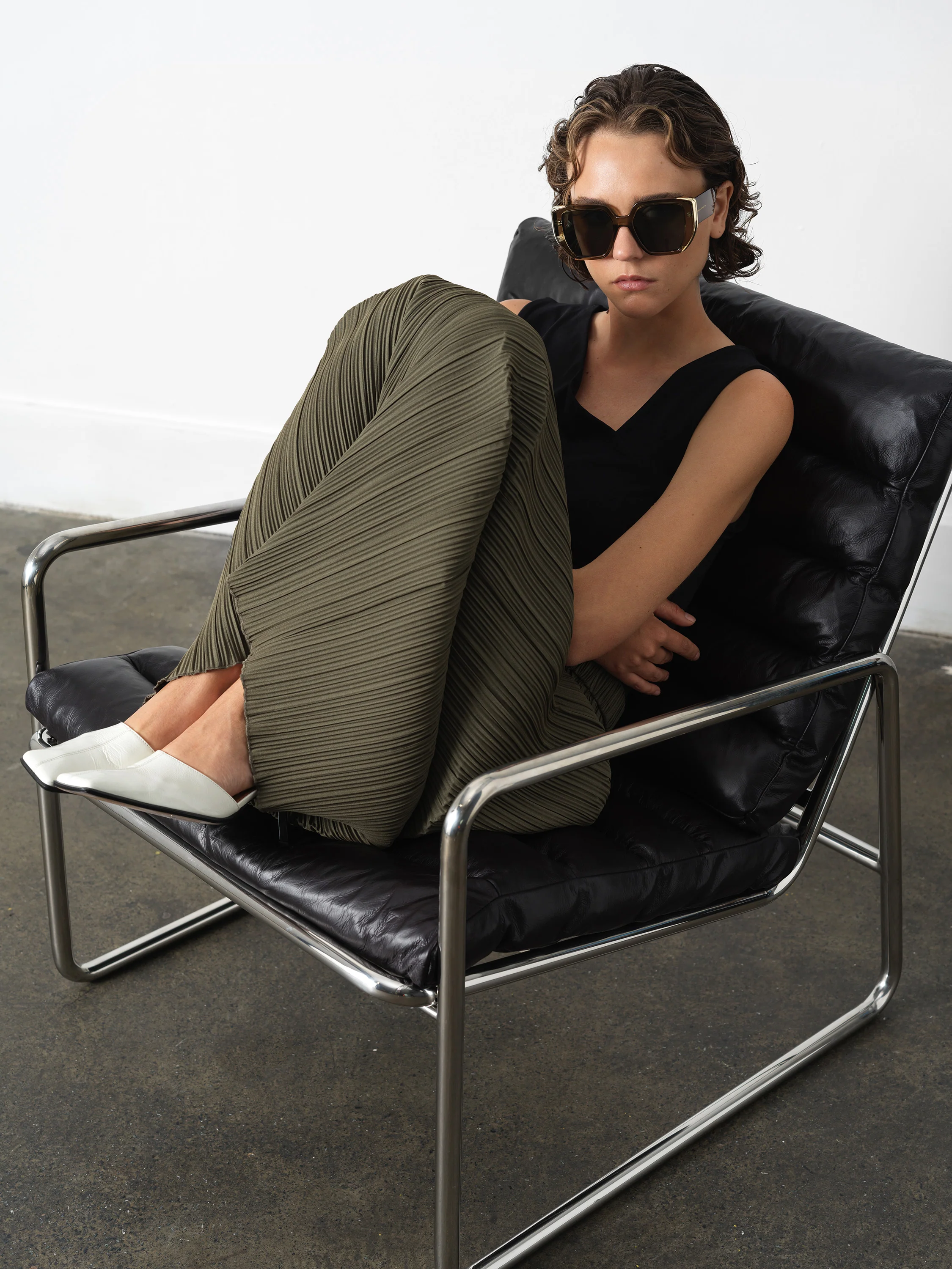 Niri Plisse Column Maxi Skirt - Image 3
