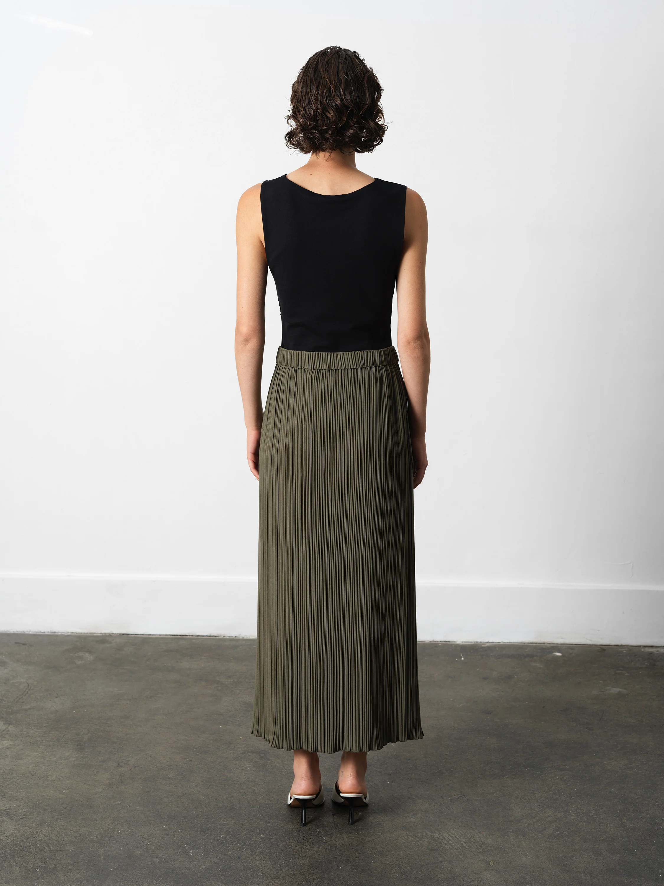 Niri Plisse Column Maxi Skirt - Image 5