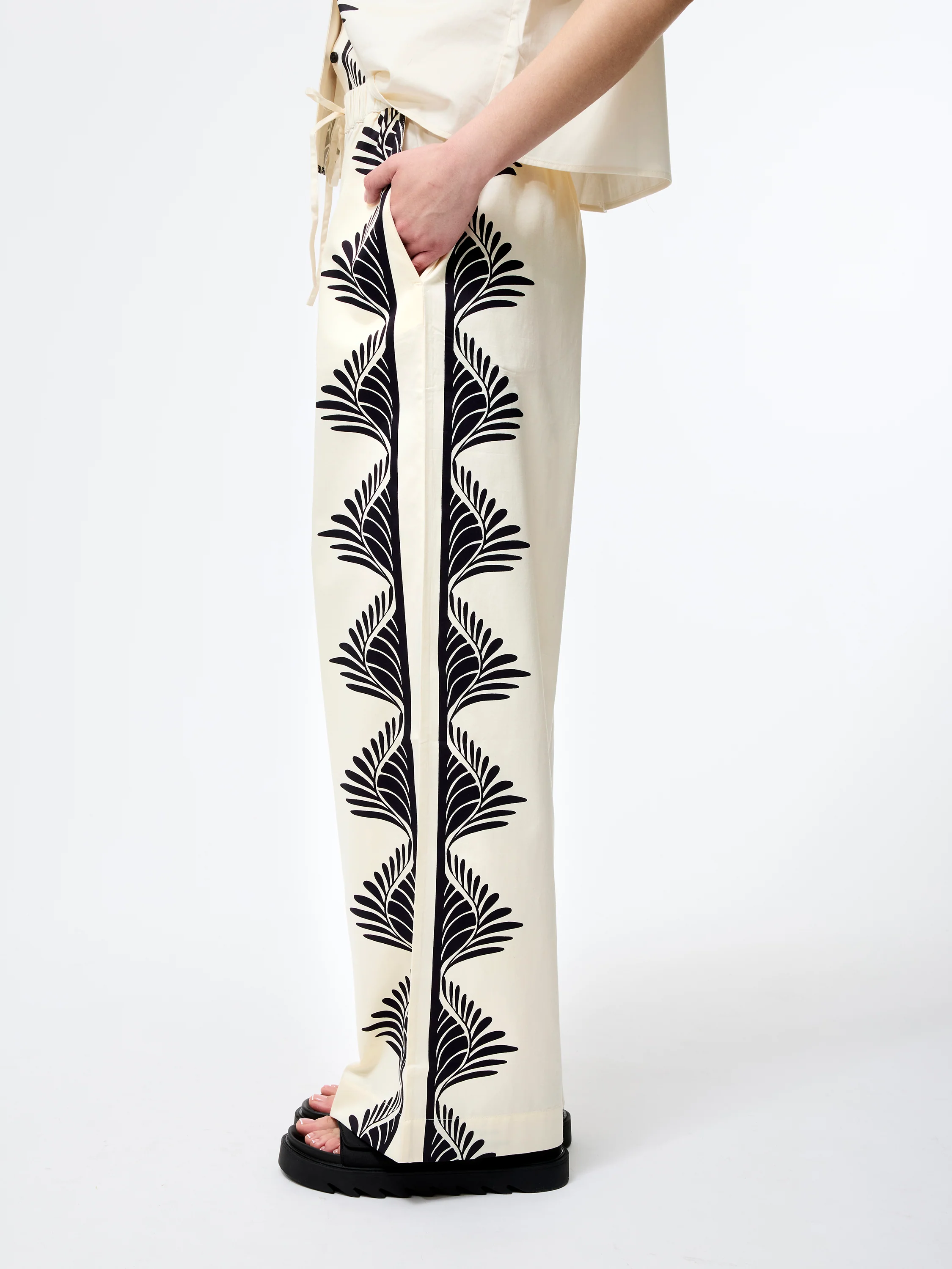 Nola Alexis Printed Wide Leg Trousers - Image 3