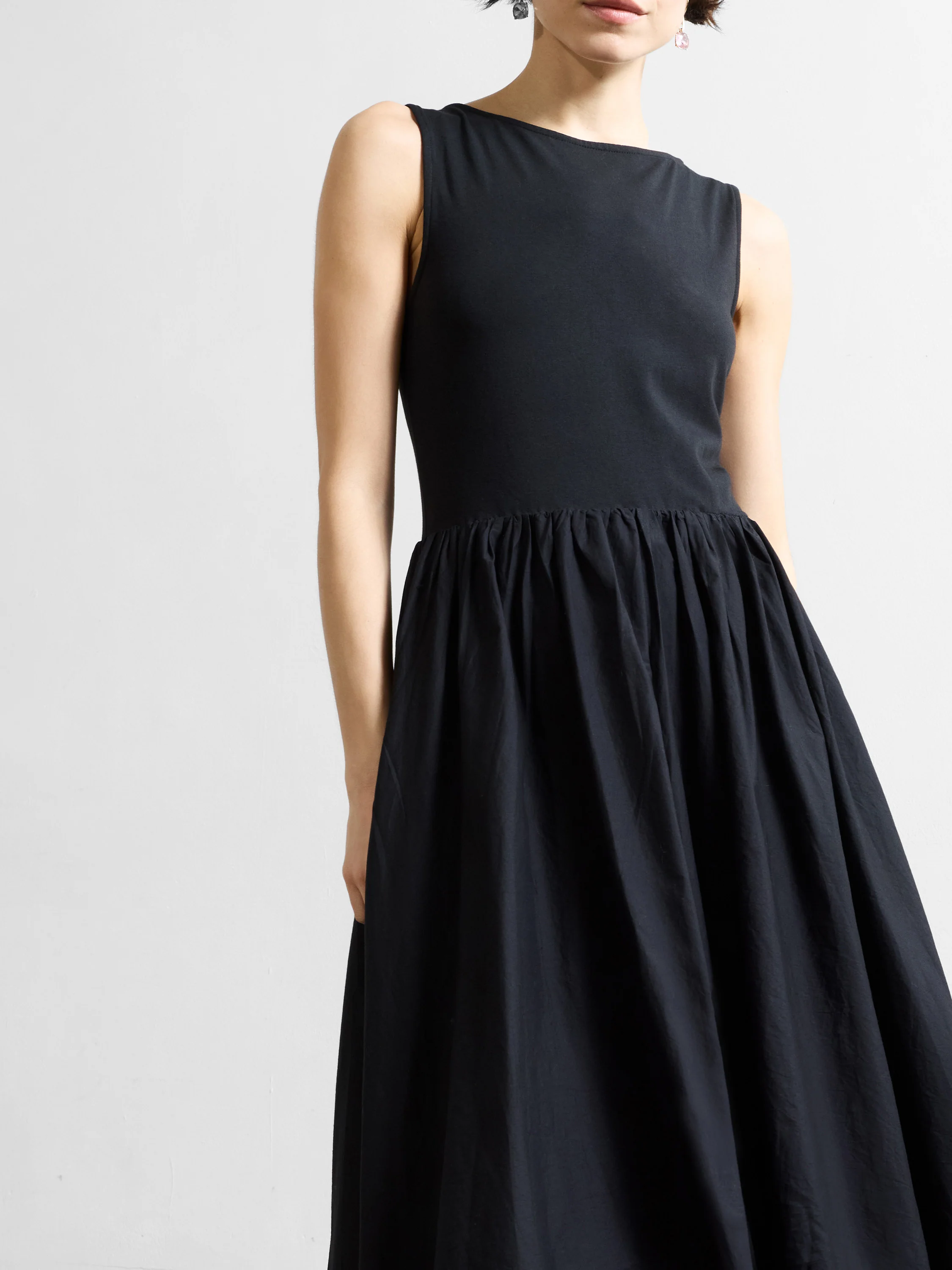 Phoebe Jersey Bubble Hem Midi Dress - Image 4