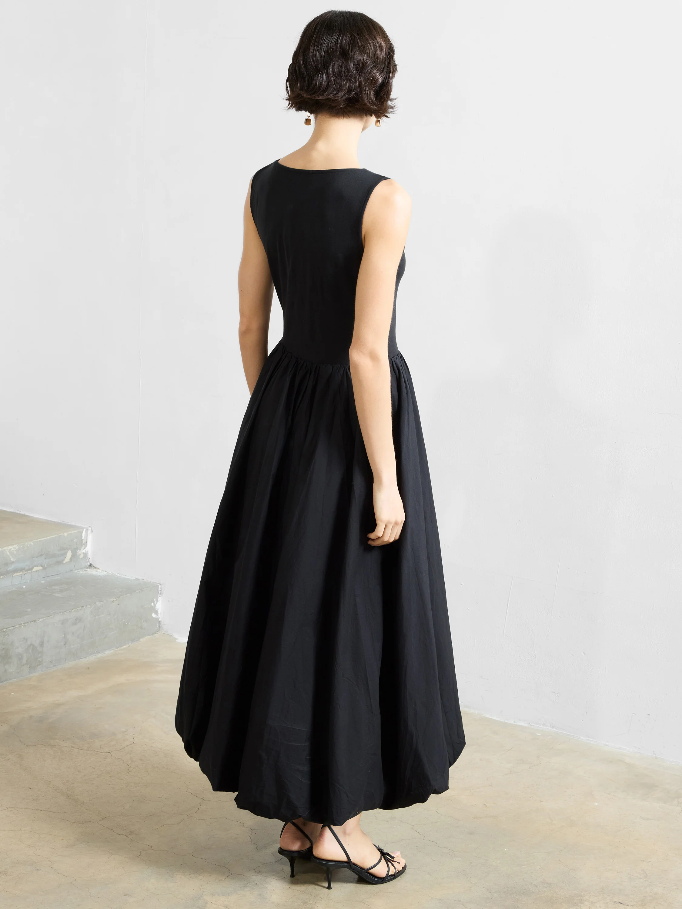 Phoebe Jersey Bubble Hem Midi Dress - Image 5