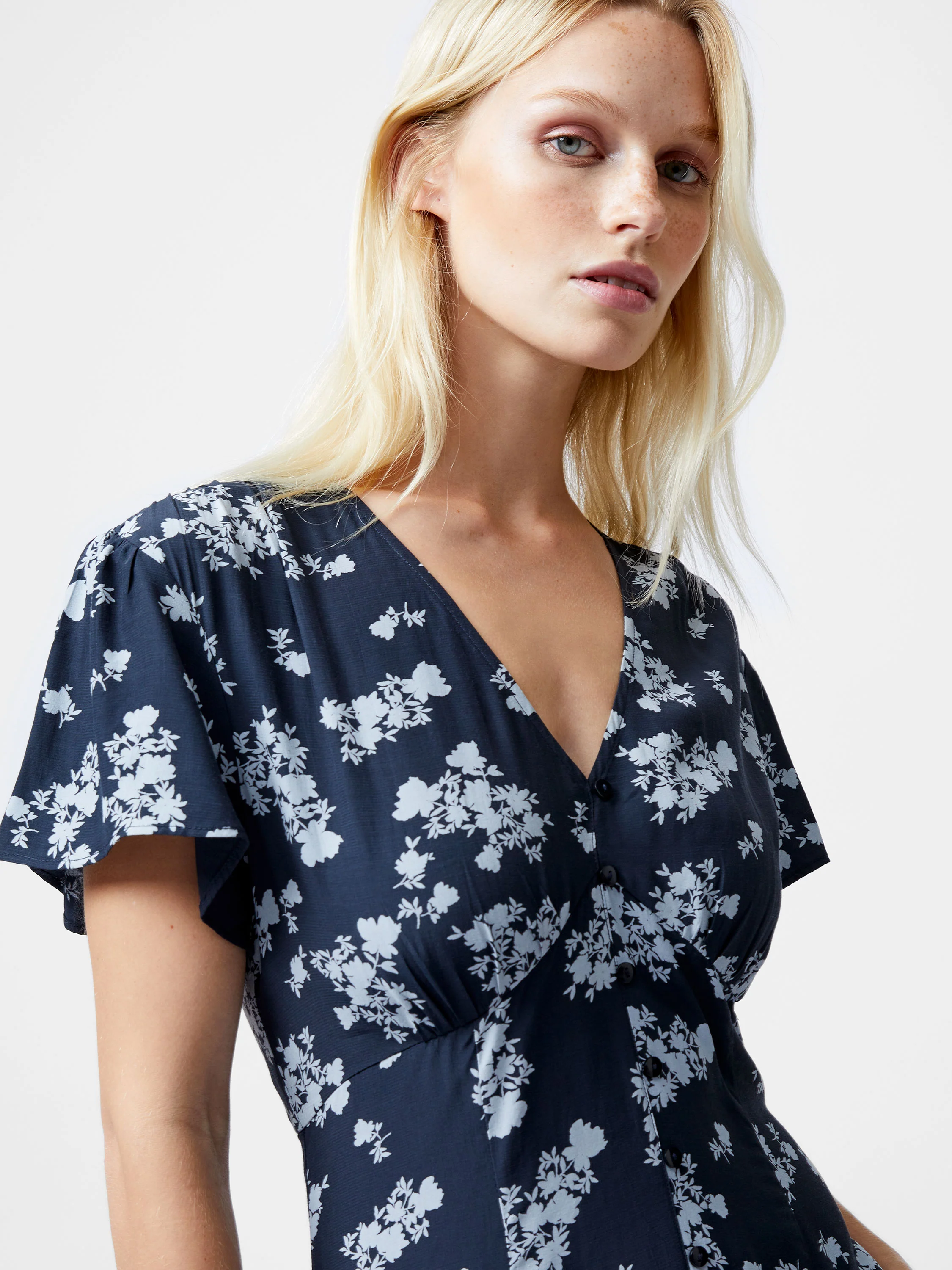 Raquel Eco Flutter Sleeve V-Neck Midi Dress - Image 3