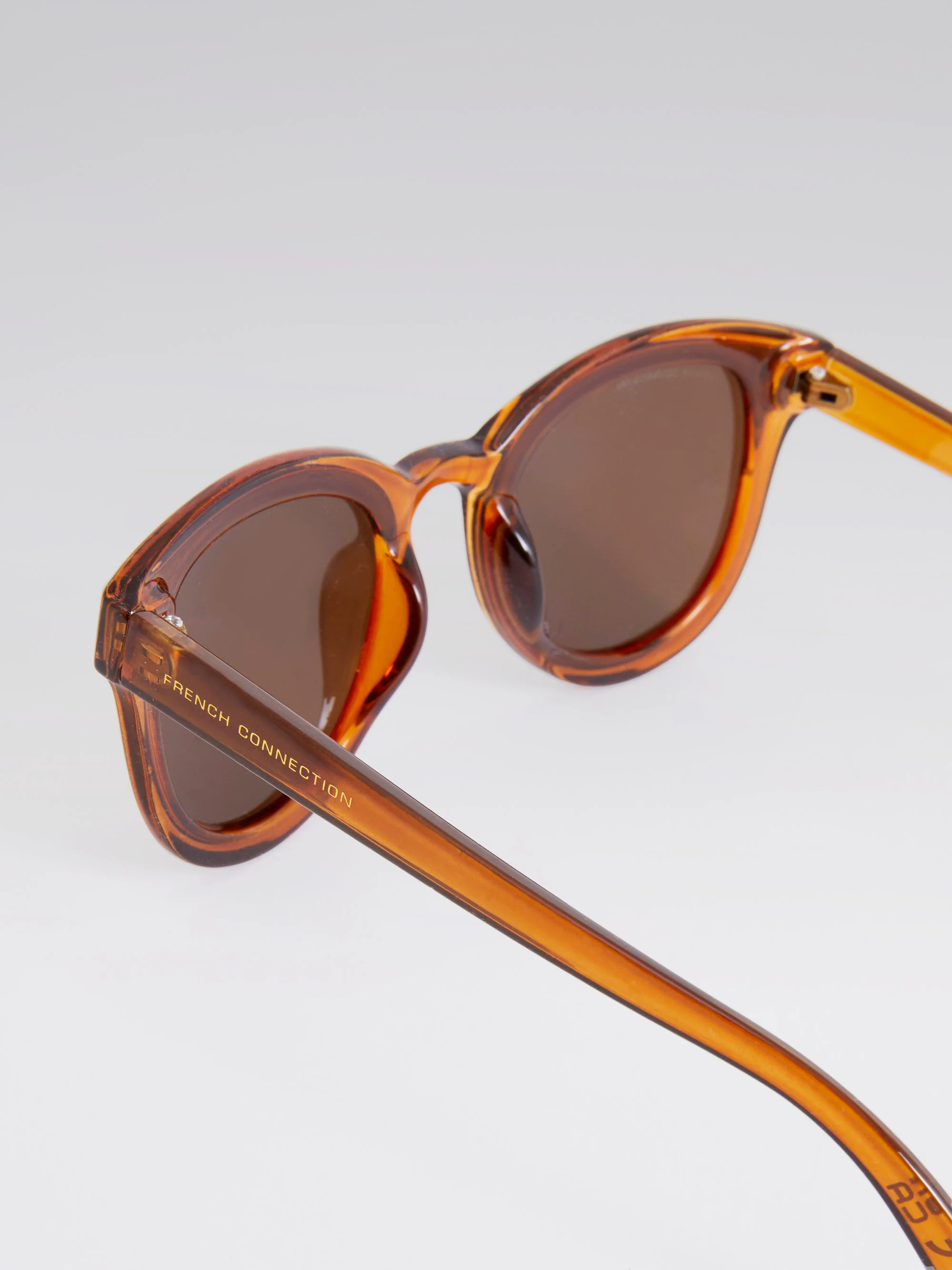 Round Sunglasses - Image 4