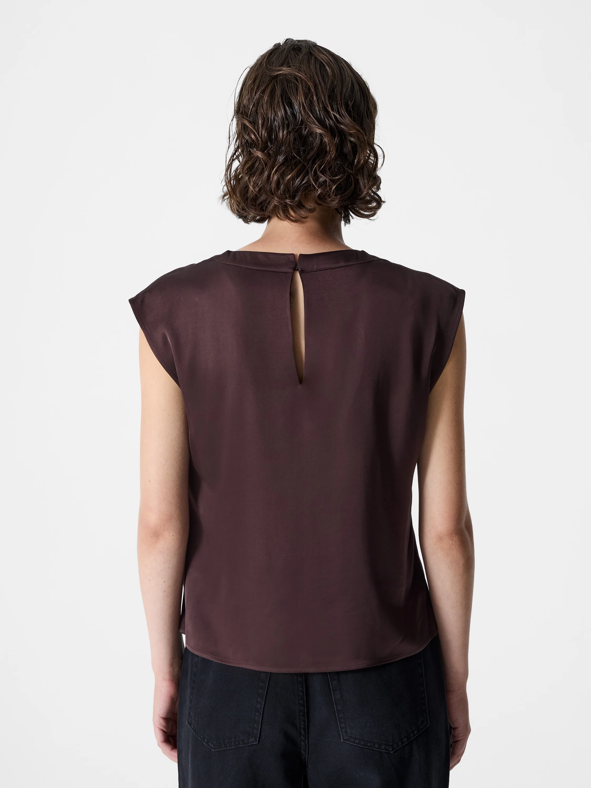 Sera Eco Satin Pleated Sleeveless Blouse - Image 5