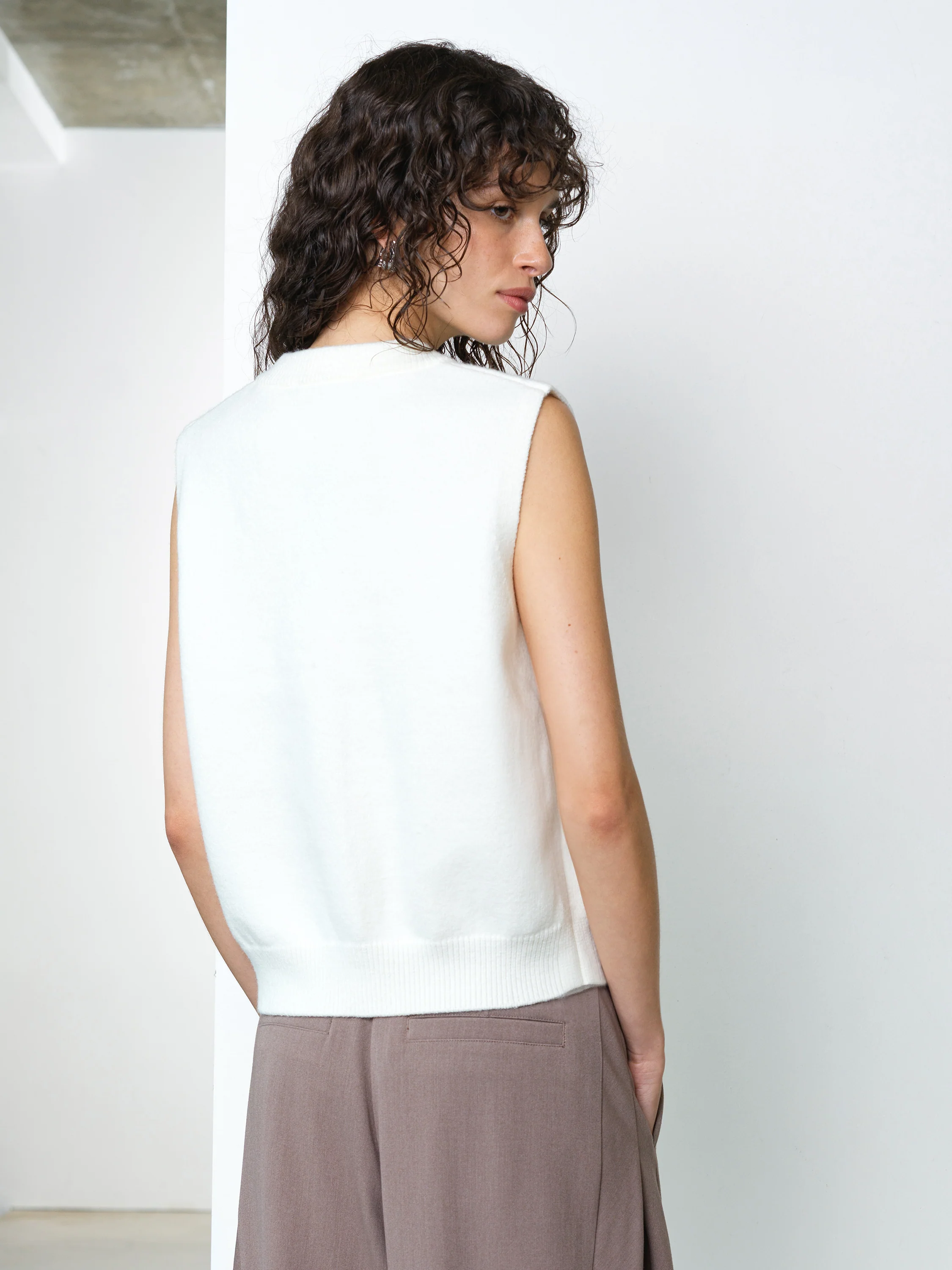 Shae Knit Sleeveless Bomber Vest - Image 5