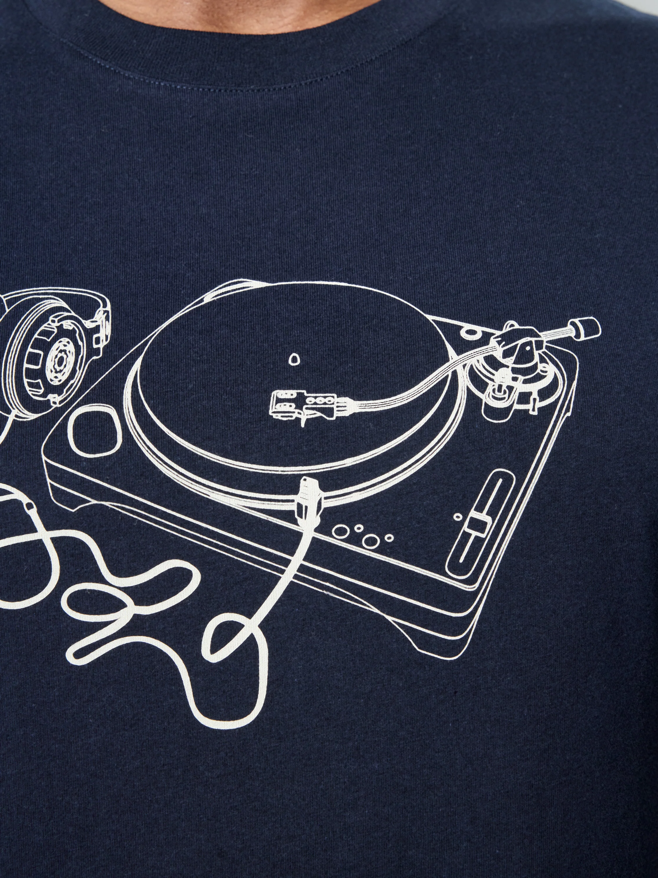 Short Sleeve Organic Turntable Graphic T-Shirt - Image 4