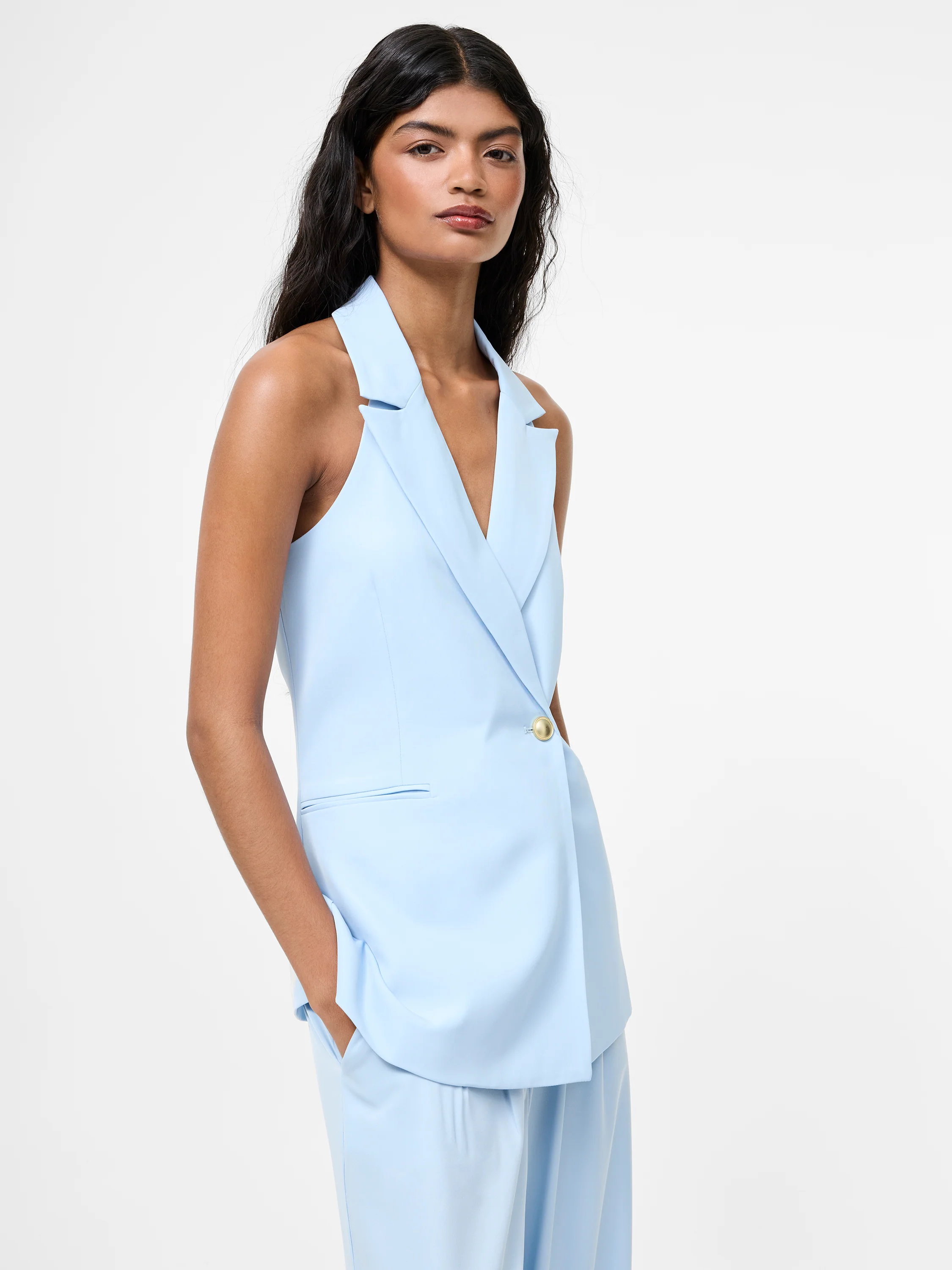 Sleek Tailored Halterneck Suit Waistcoat - Image 3