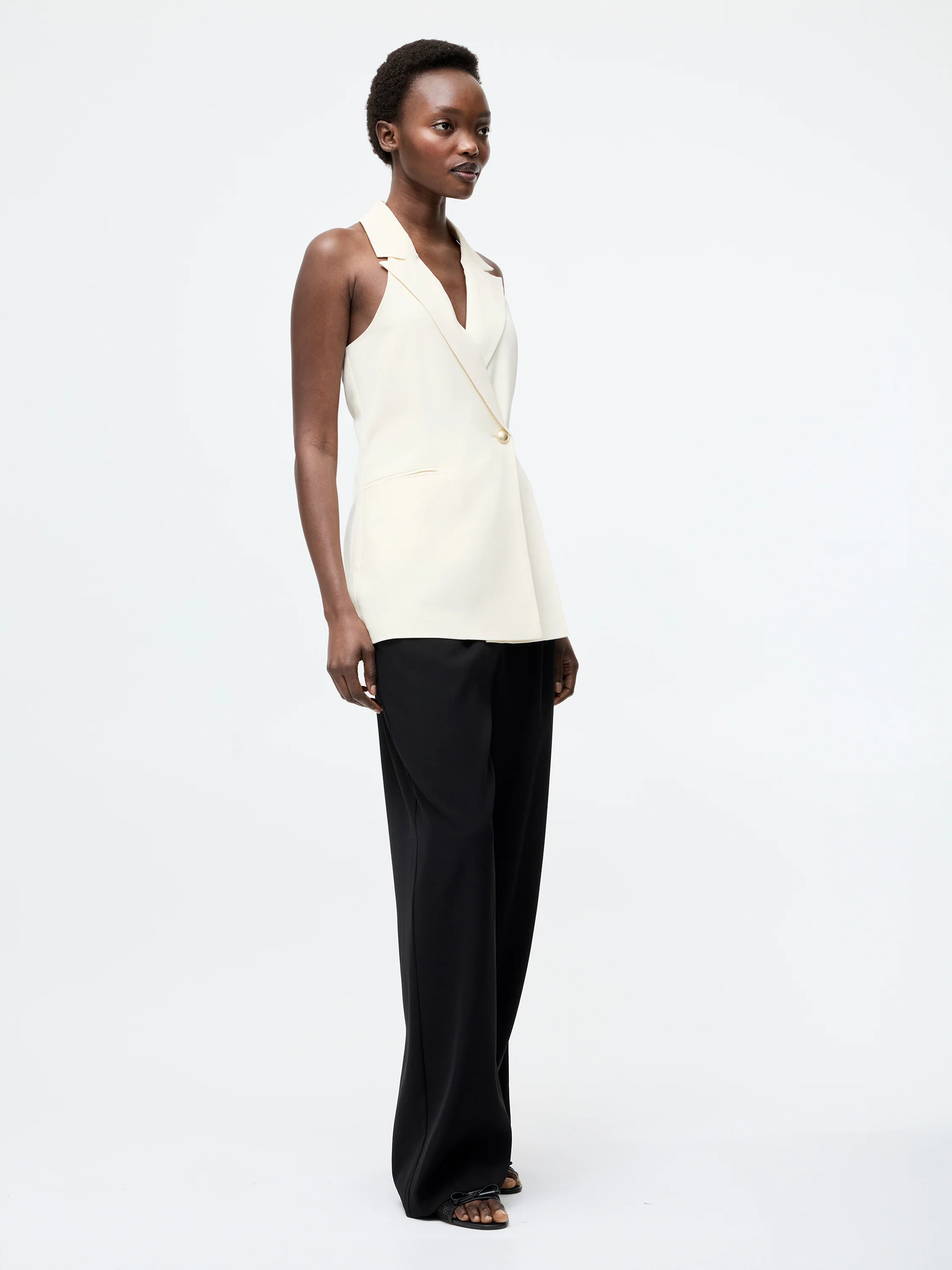 Sleek Tailored Halterneck Suit Waistcoat - Image 2