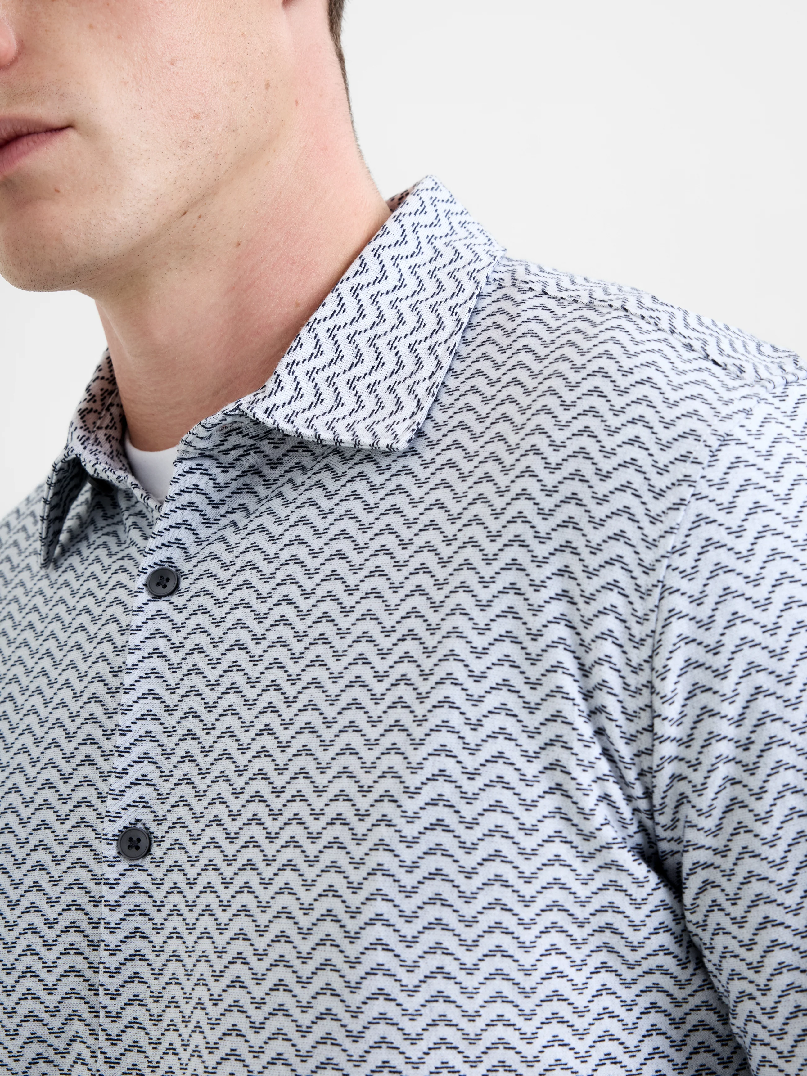 Slim Fit Zigzag Stripe Shirt - Image 2