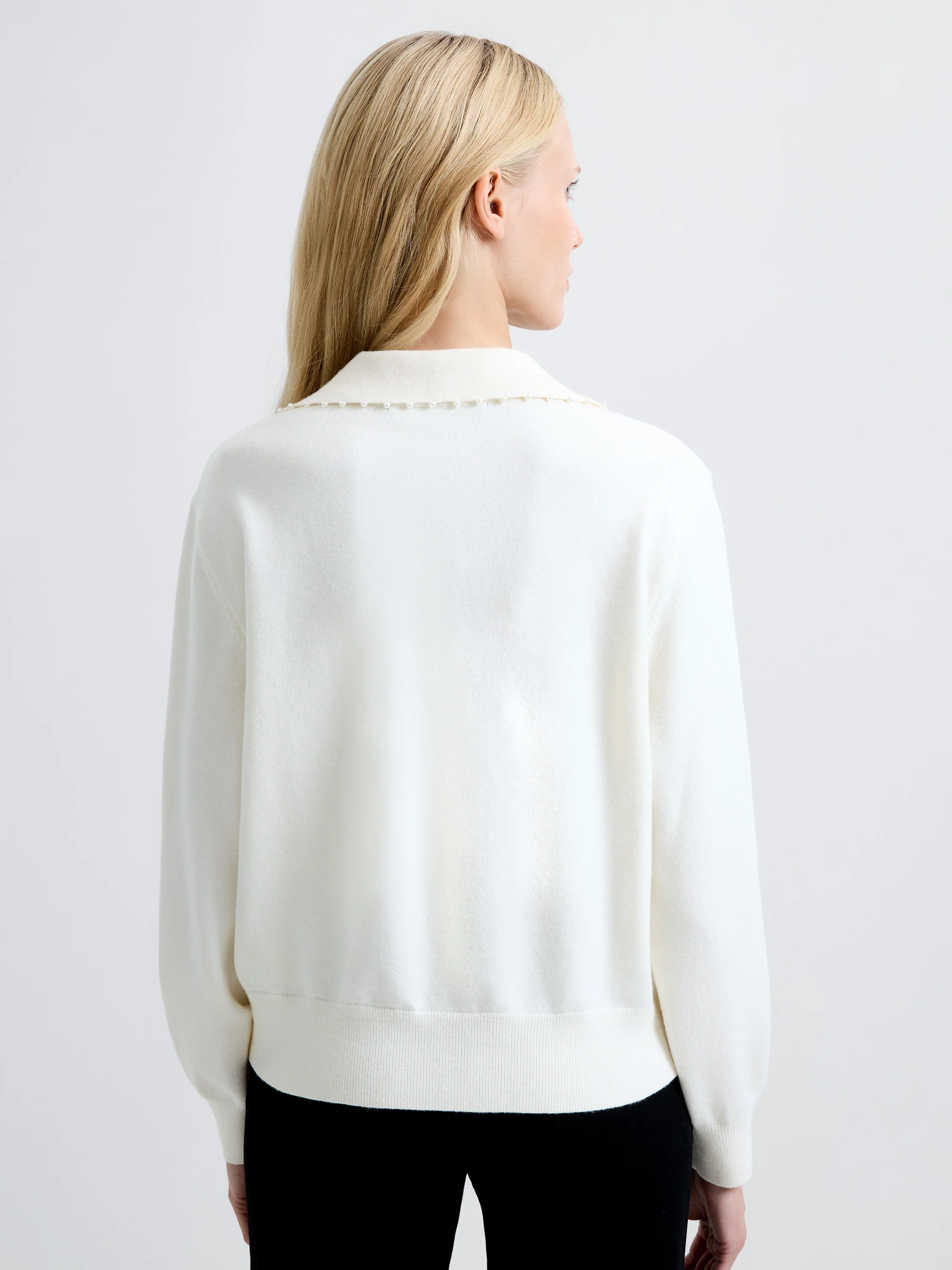 Sloane Knit Pearl V Neck Jumper - Image 5