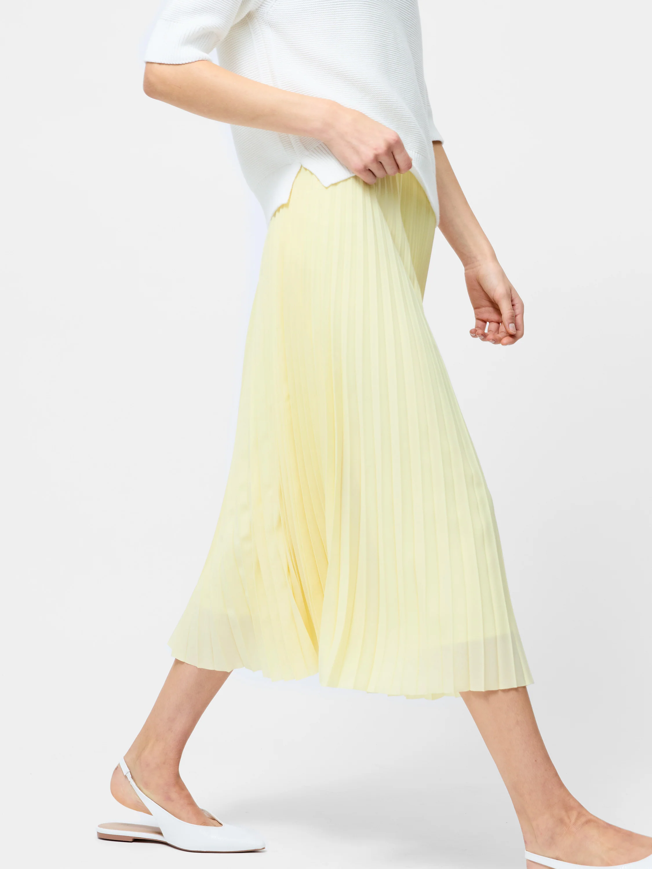Sunburst Crepe Pleated Midi Skirt - Image 4