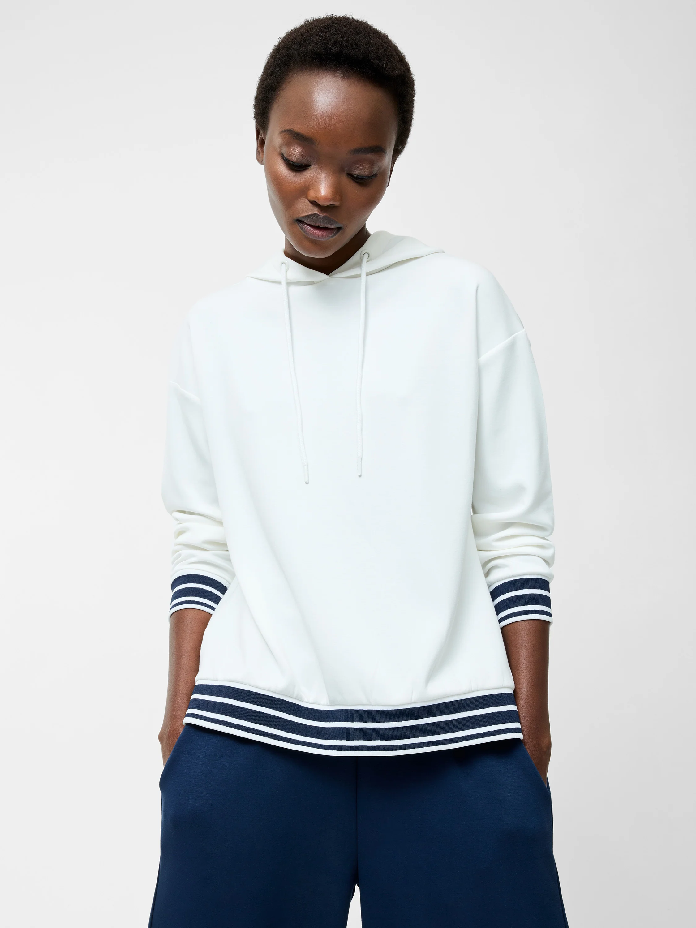 Striped Trim Pullover Hoodie