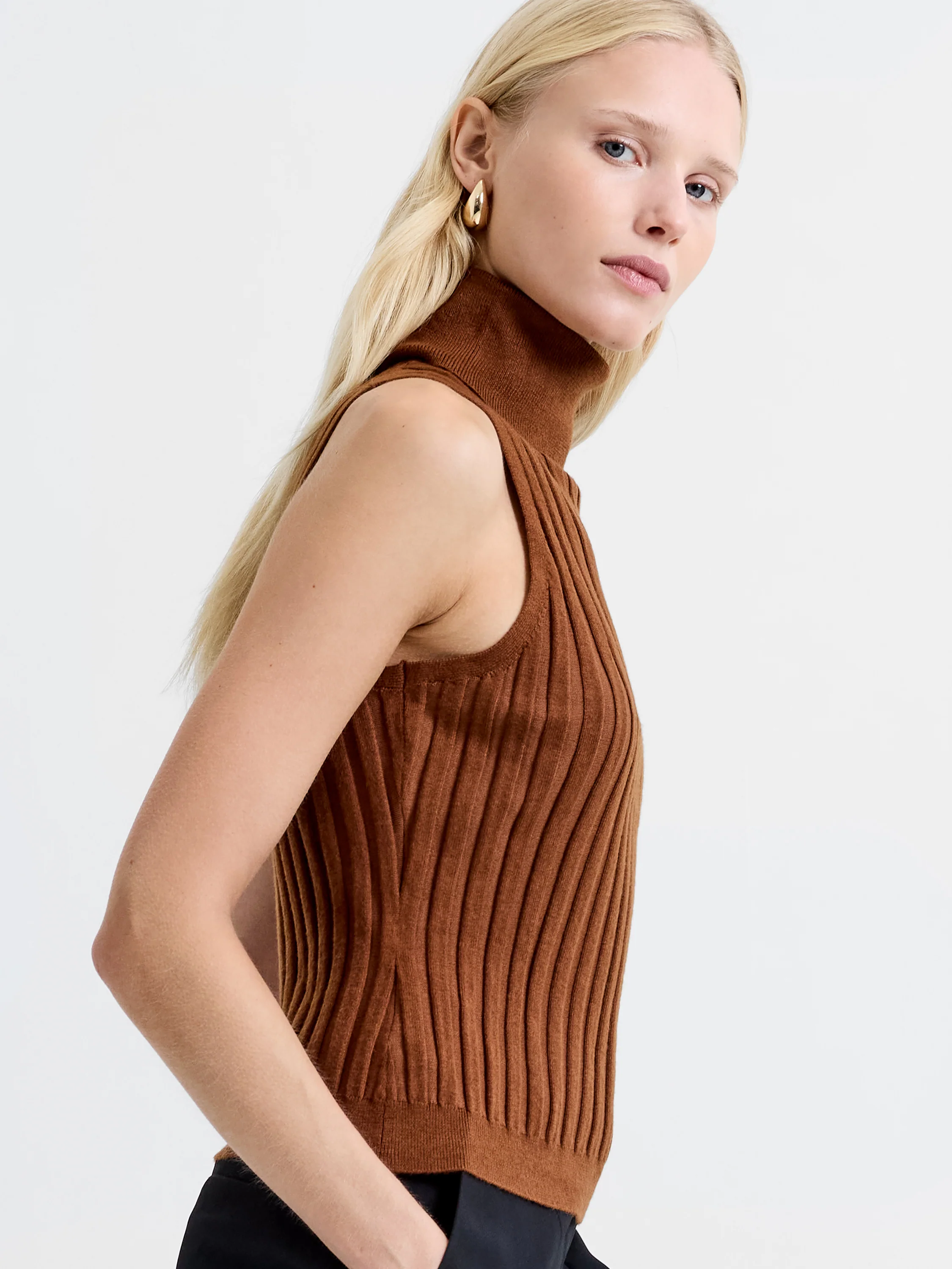 Turtleneck Knitted Tank Sweater - Image 2