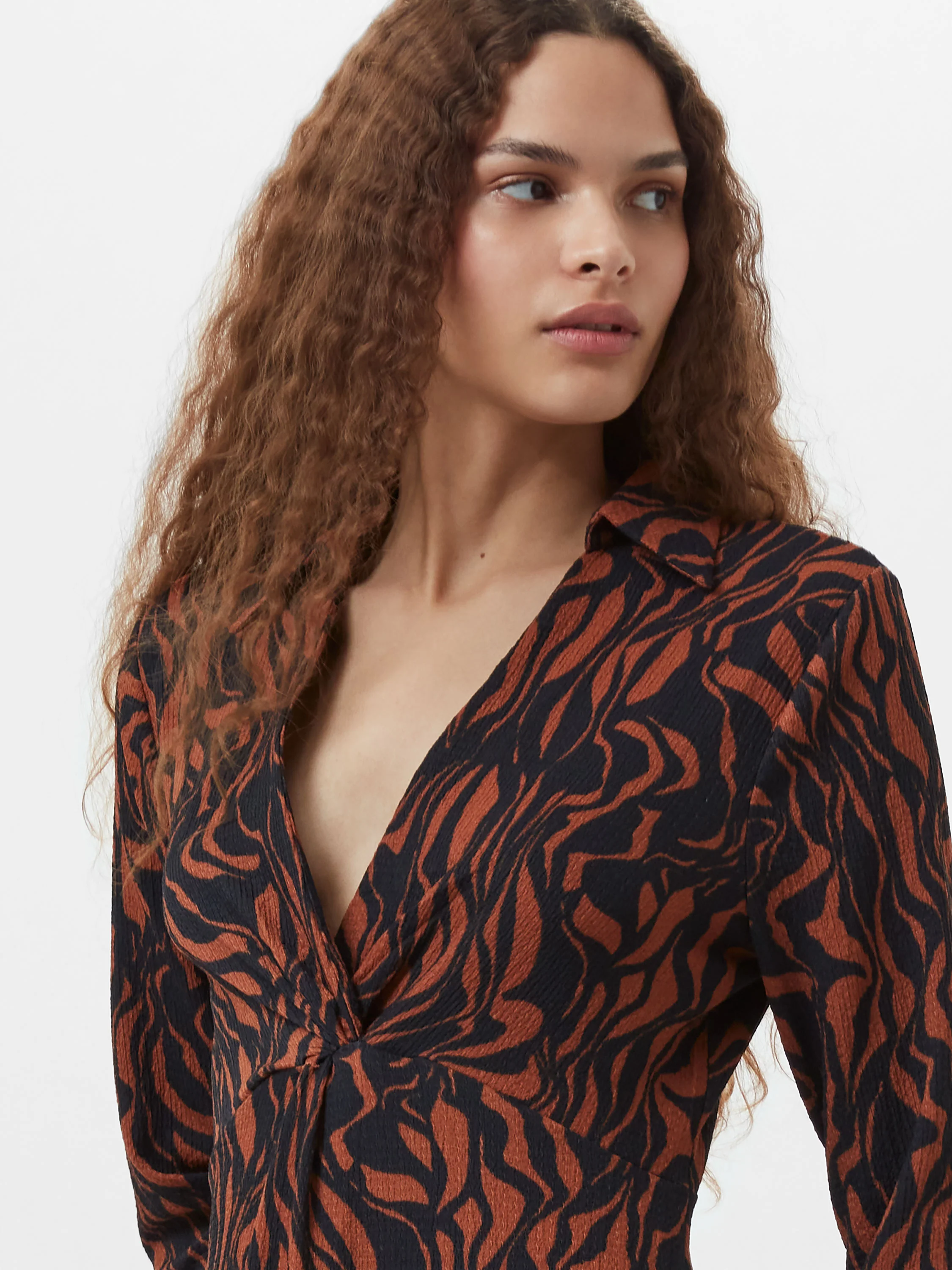 Zaria Textured Abstract Print Long Sleeve Dress - Image 4