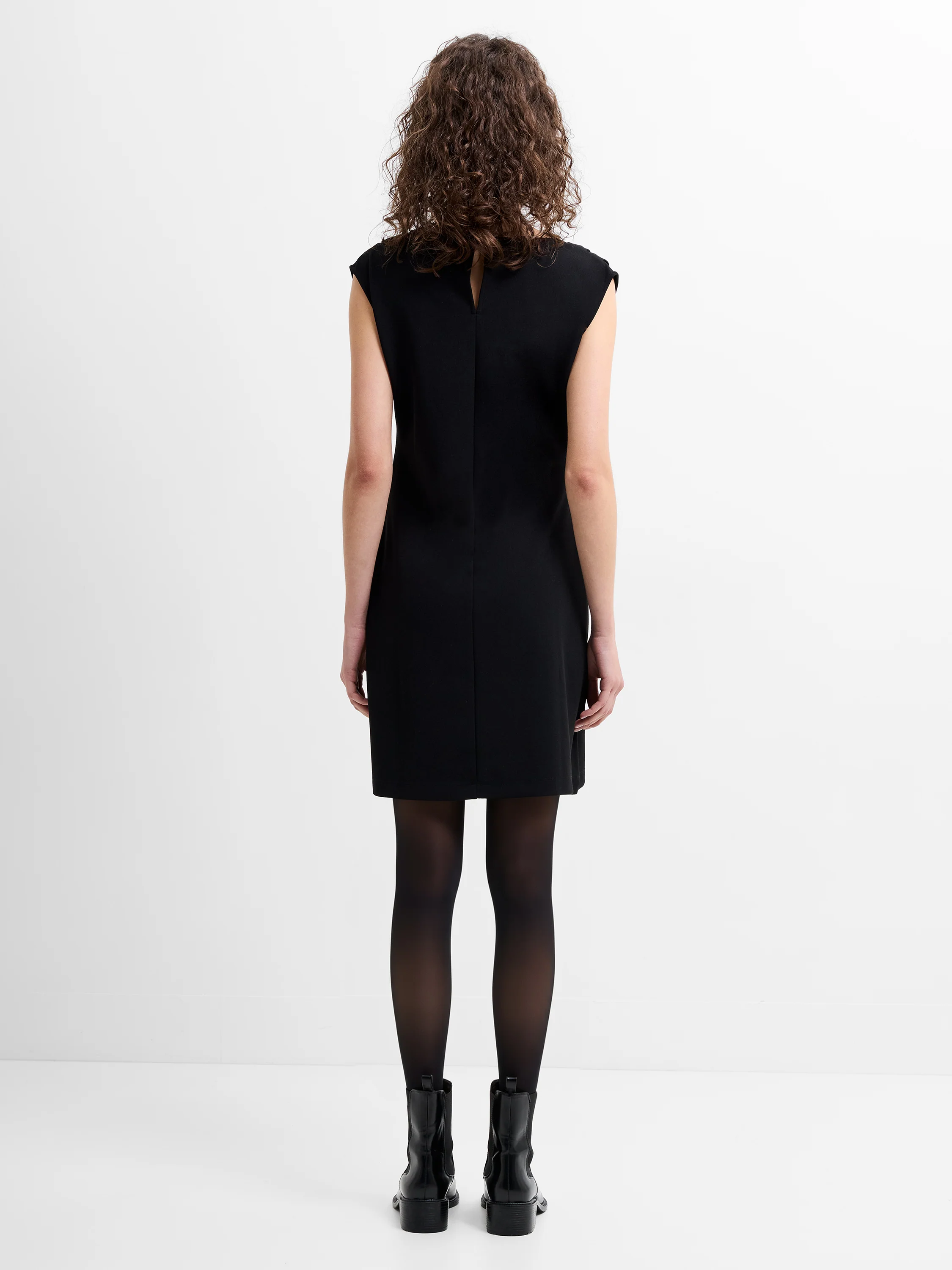 Zion Jersey Belted Shift Dress - Image 5
